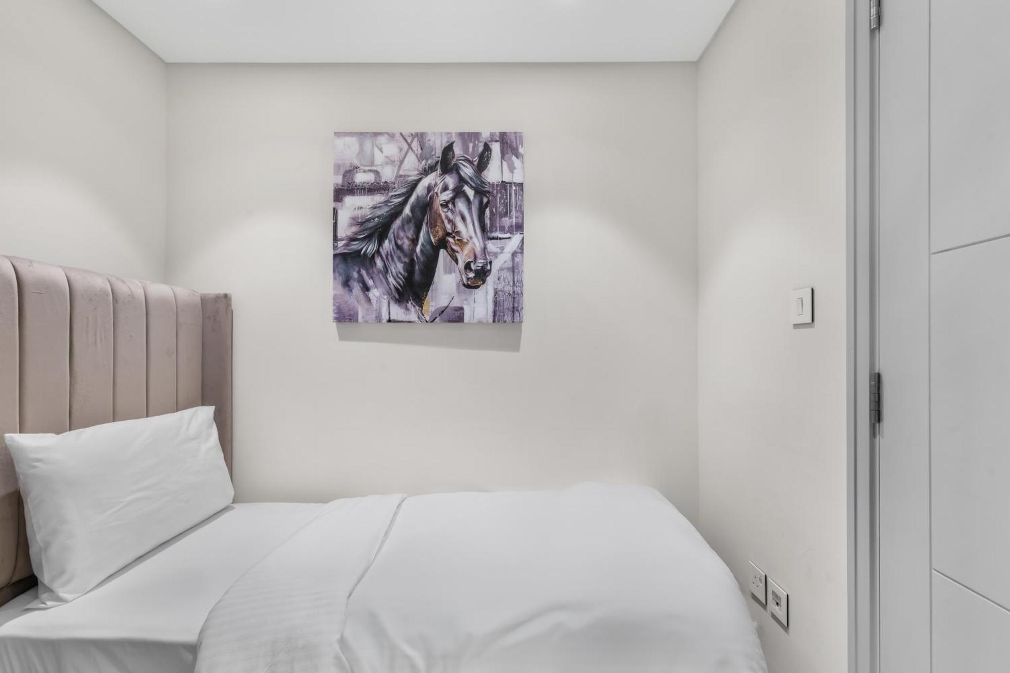 Apartamento Luxury 4-bed Escape In Downtown That Sleeps 9 Dubái