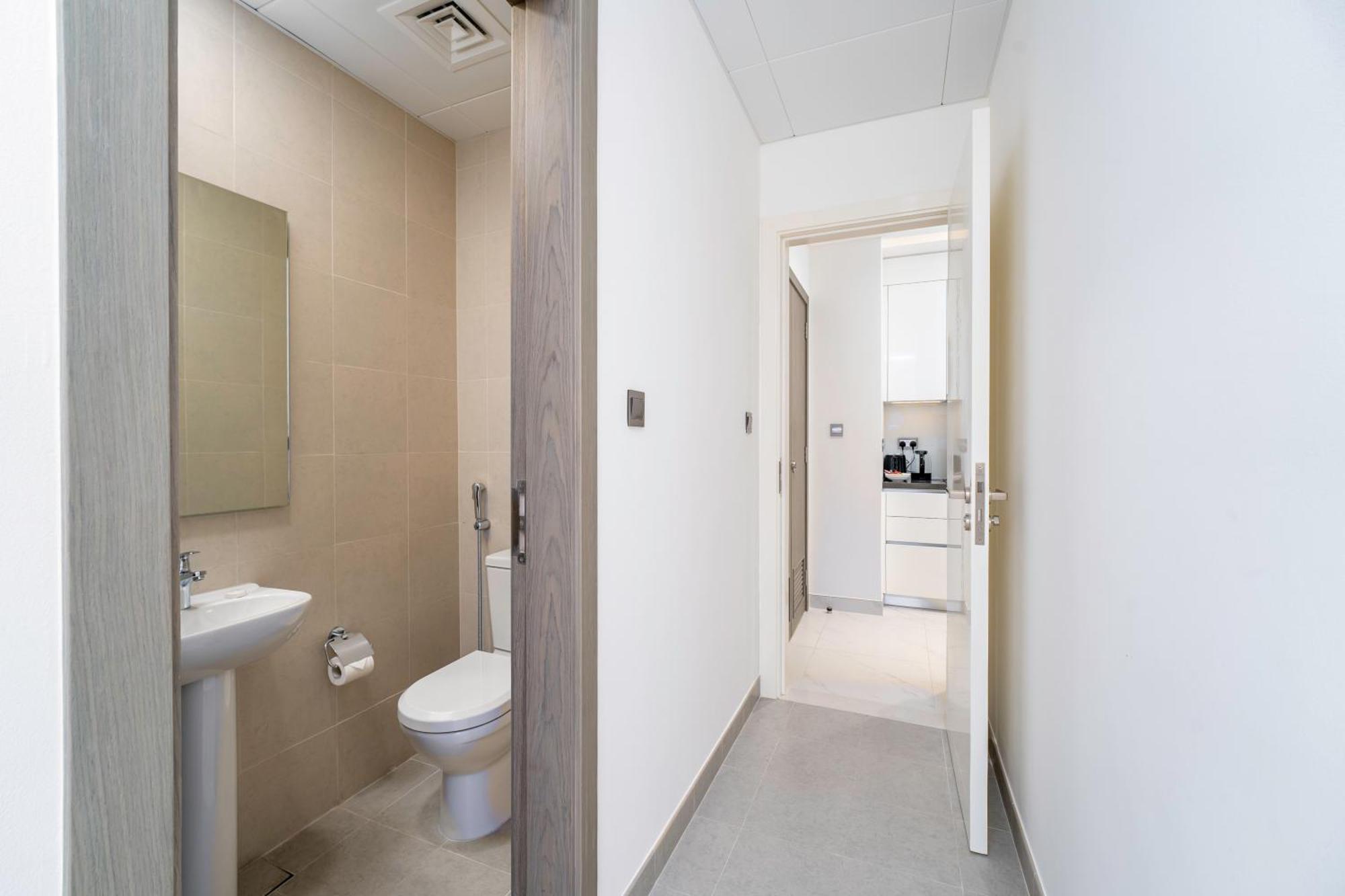 Bookable - District One, Crystal Lagos - 2 Bedroom With Study Appartement