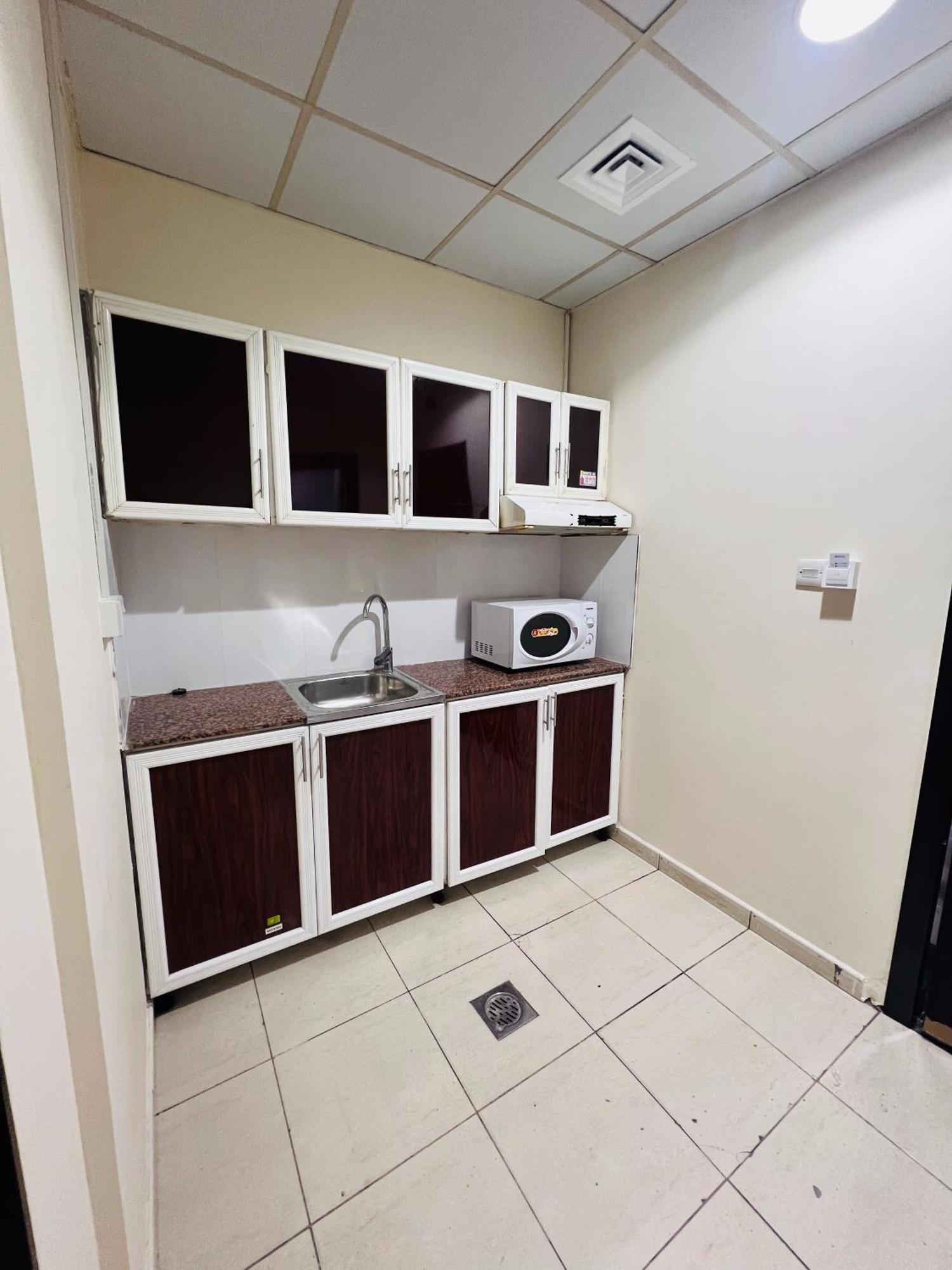 Landtech - Baniyas Square Hotel Dubái