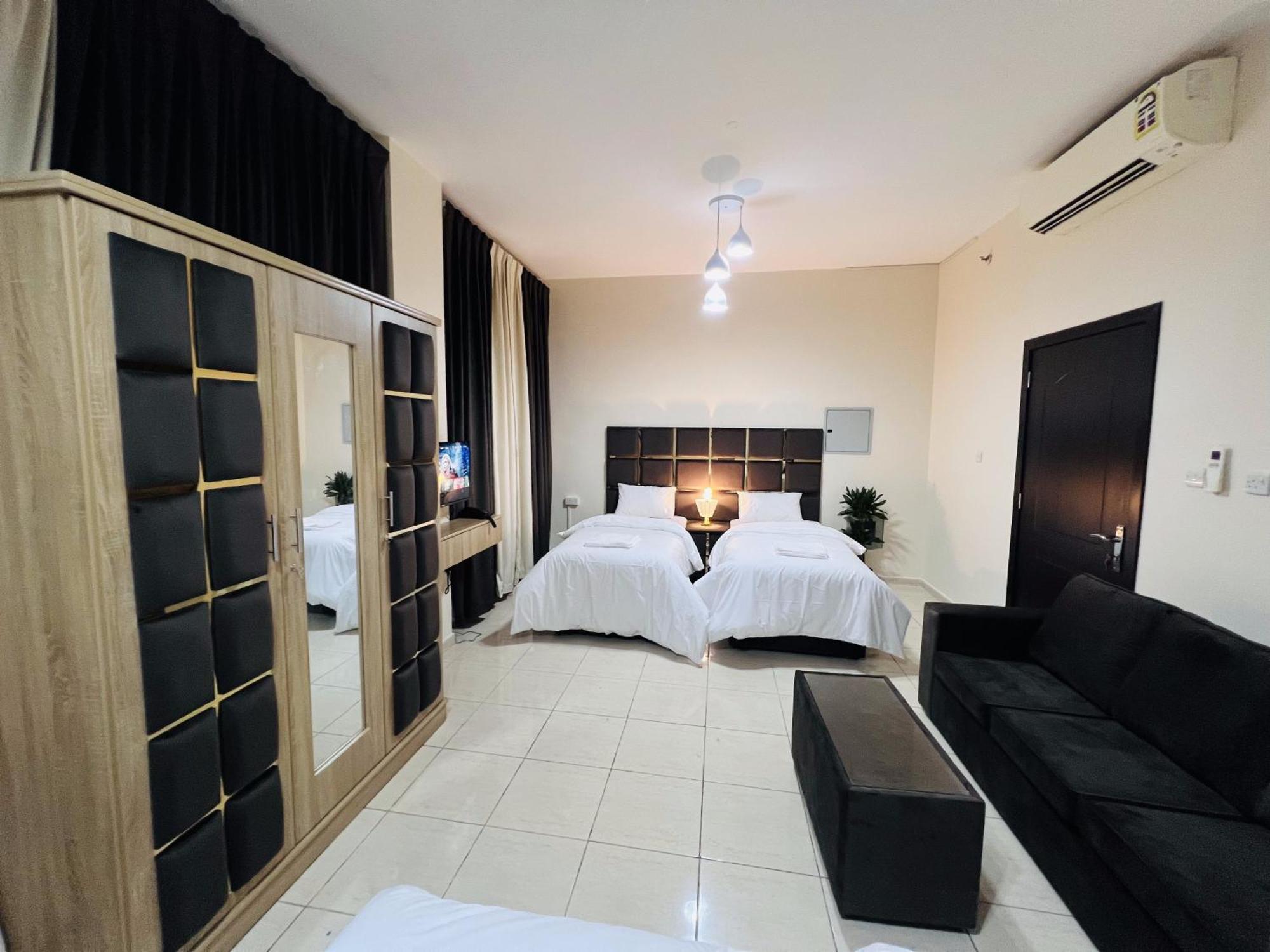 Hotel Landtech - Baniyas Square Dubái