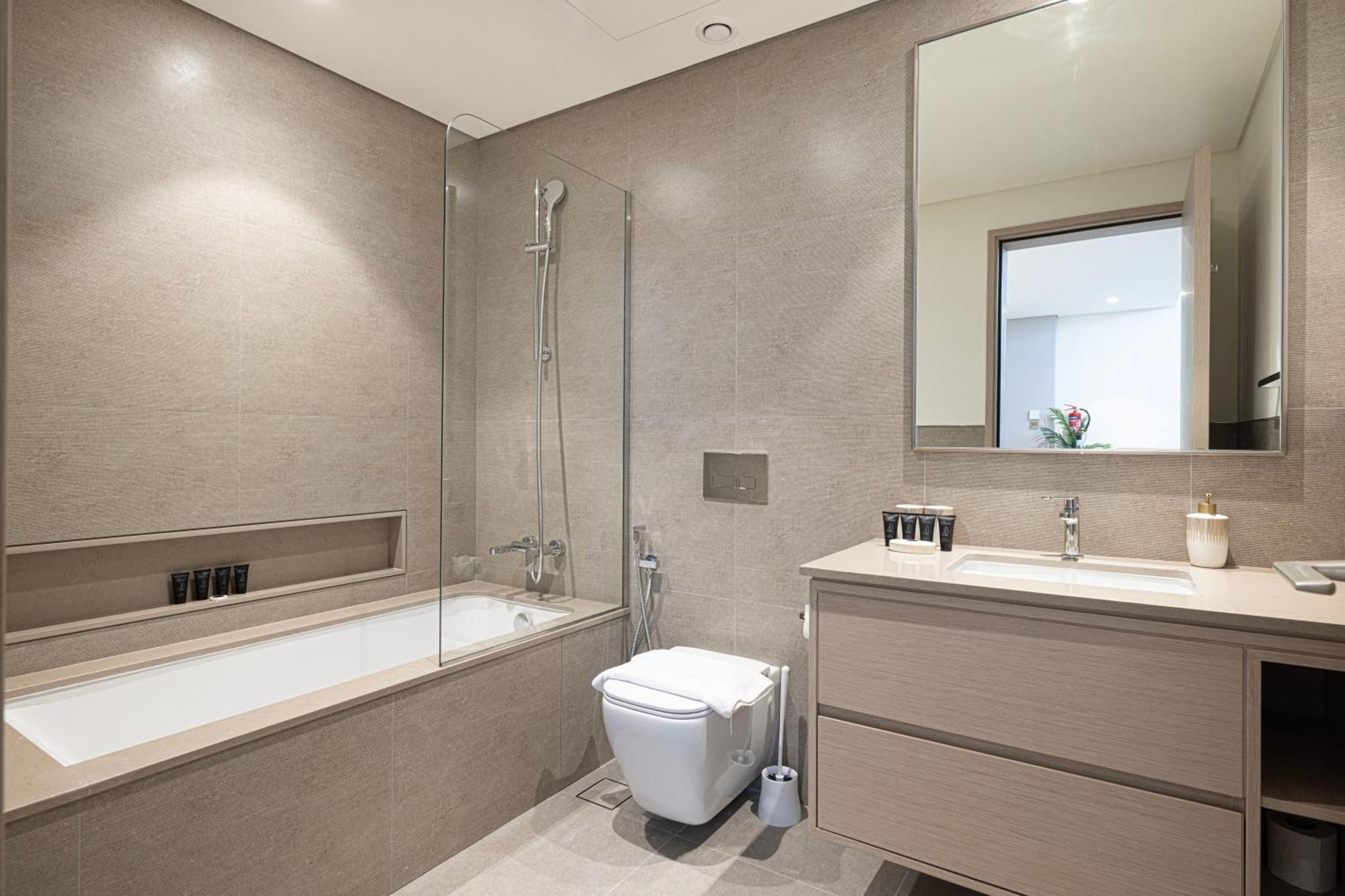 Grande 1 Bedroom With Amazing Pool, Gym And Location Appartement *