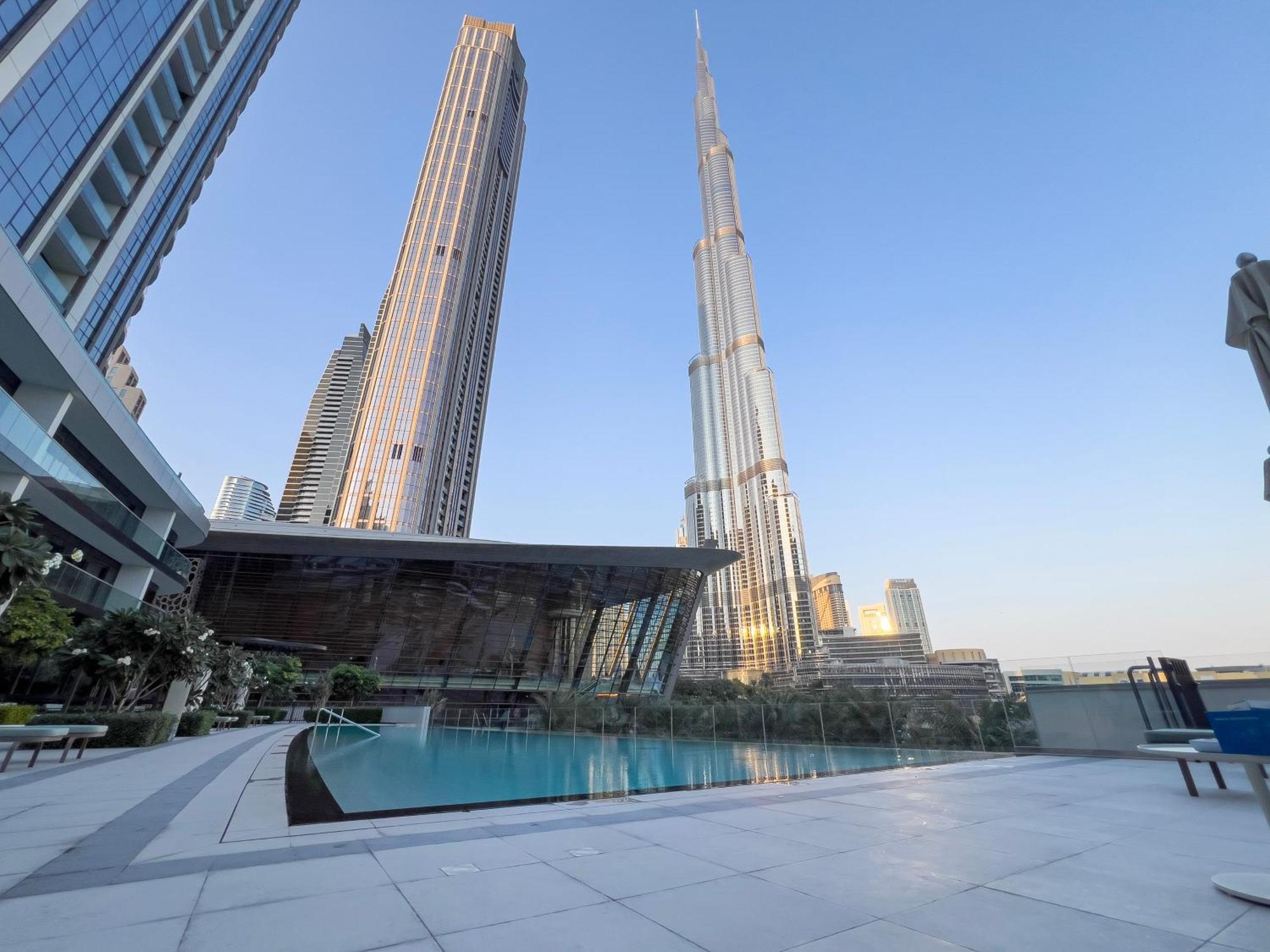 Apartemen Downtown Luxury - Elegant 1-bedroom - 5 Minutes Walk To Mall