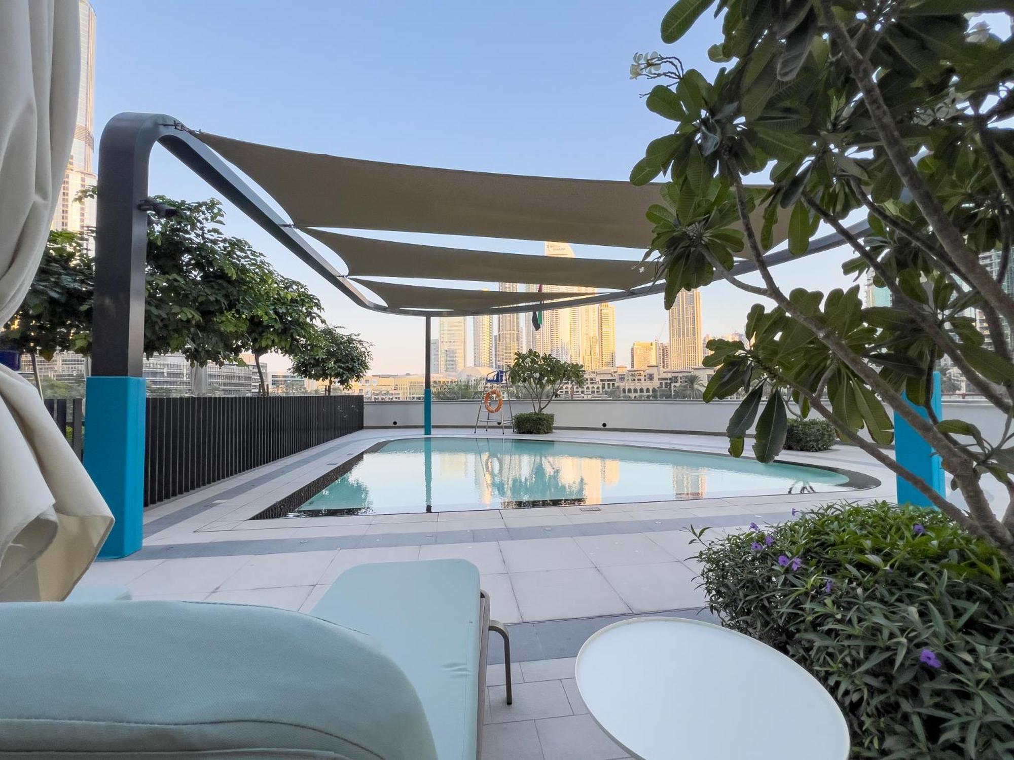 Apartemen Downtown Luxury - Elegant 1-bedroom - 5 Minutes Walk To Mall *