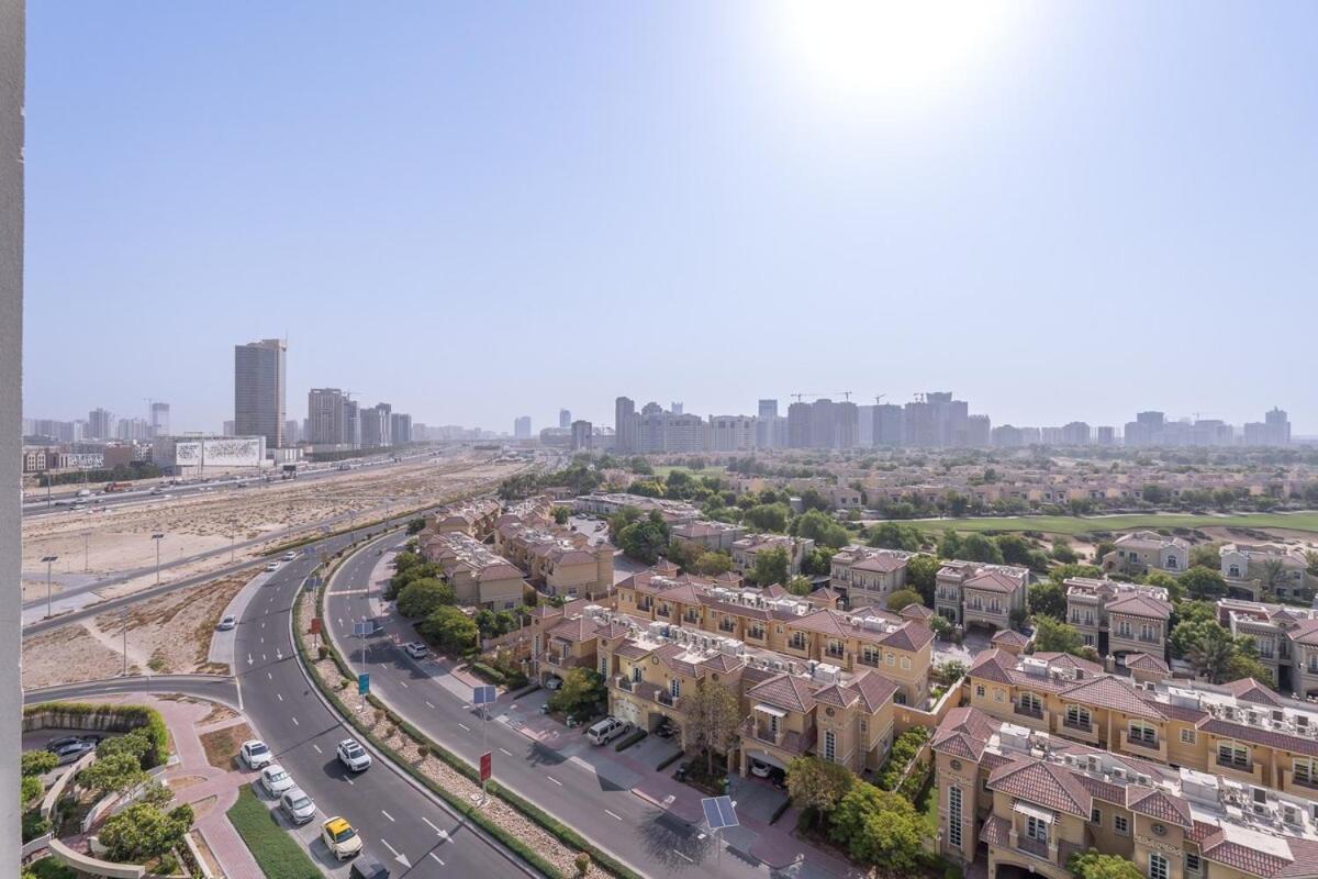 Warm And Cozy 1-bedroom Perfect For Families In Sports Appartement Dubaï