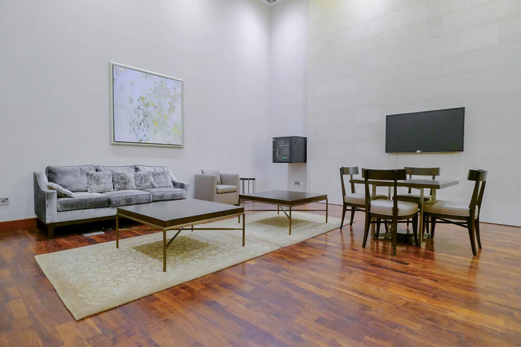Modernized 2 Bedroom In Downtown And Sleeps 6 Appartement Dubaï
