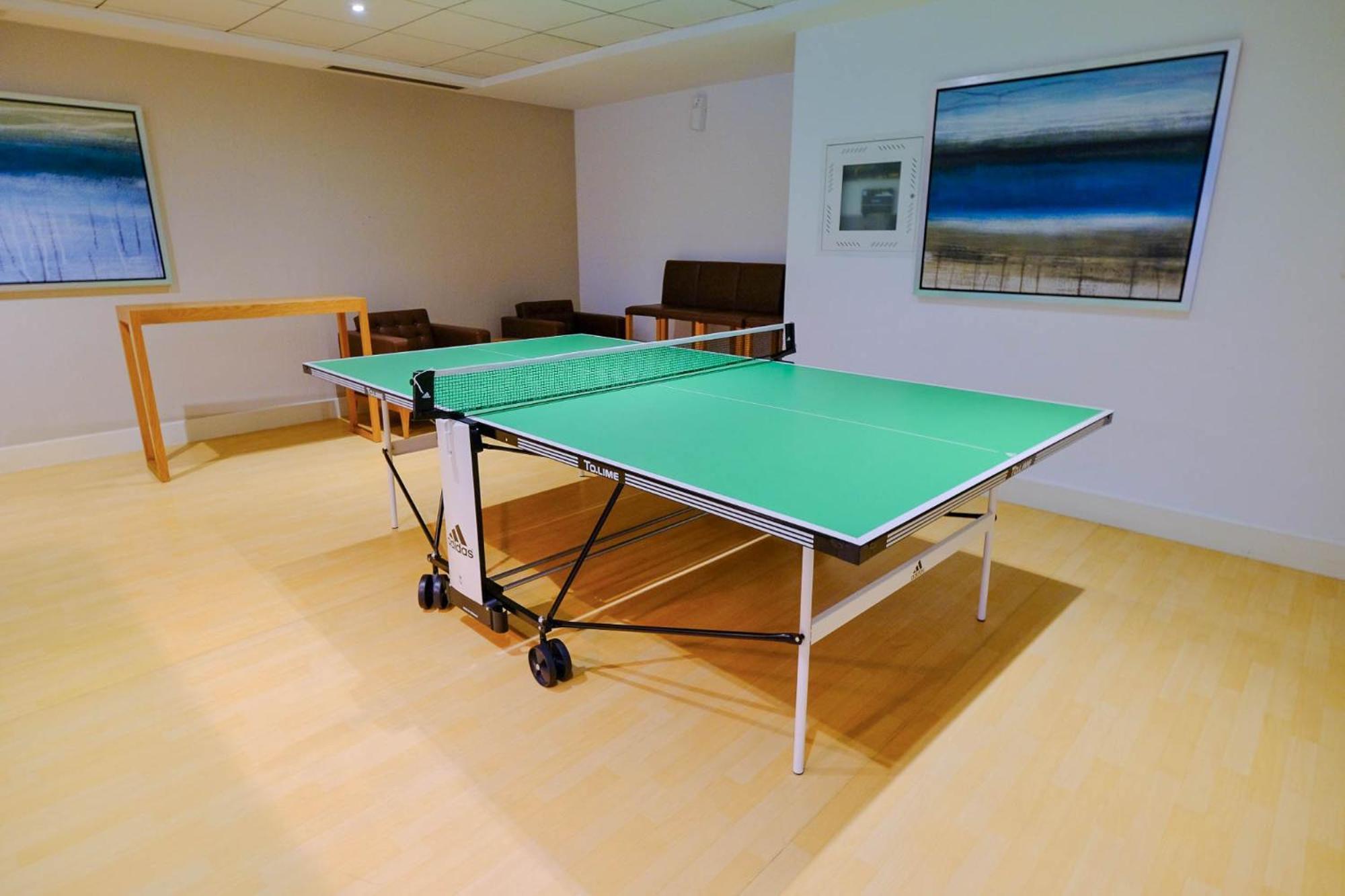Modernized 2 Bedroom In Downtown And Sleeps 6 Dubaï