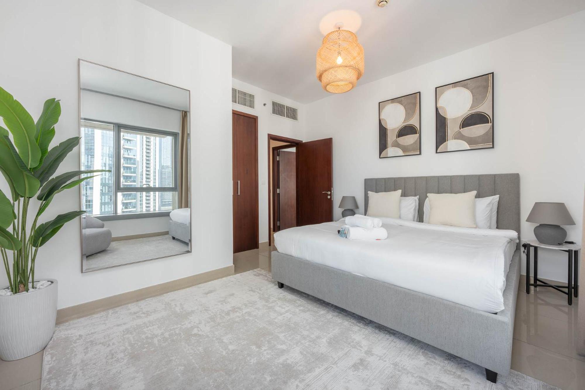 Modernized 2 Bedroom In Downtown And Sleeps 6 Apartment *