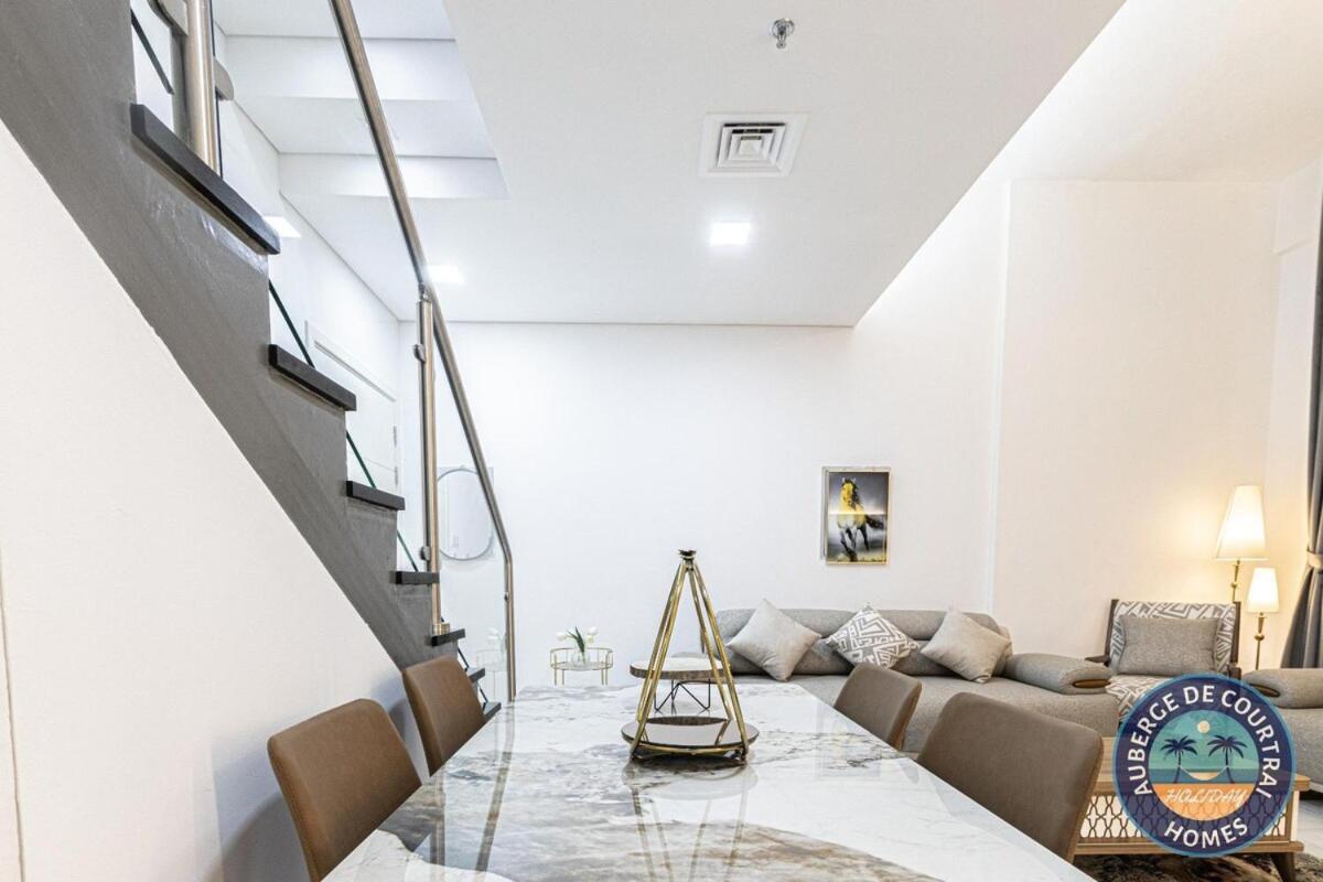 2br Duplex Stunning Views,near Circle Mall & Park *