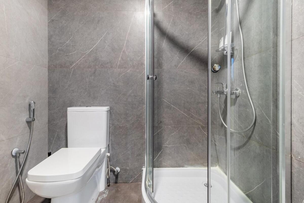 Luxurious 4br In Jbr 5 Mins Walk To & Tram Appartement Dubaï