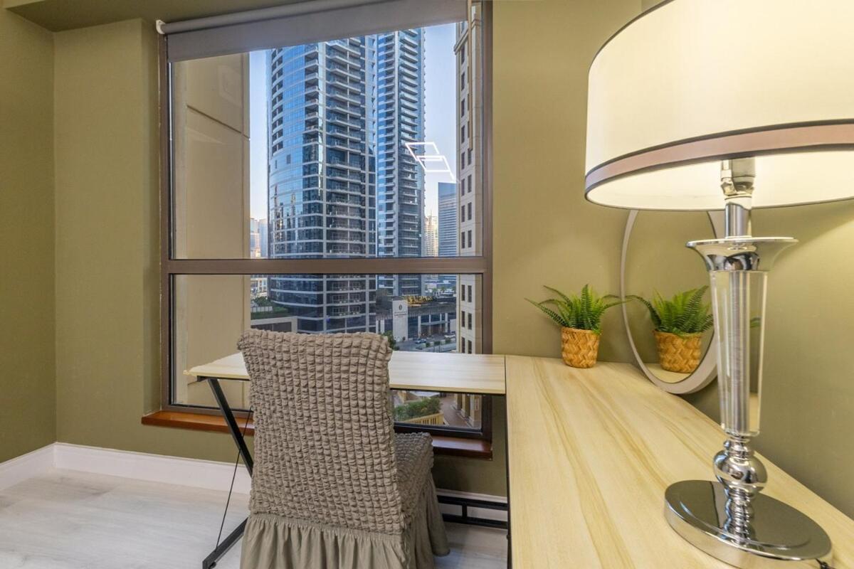 Luxurious 4br In Jbr 5 Mins Walk To & Tram Appartement *