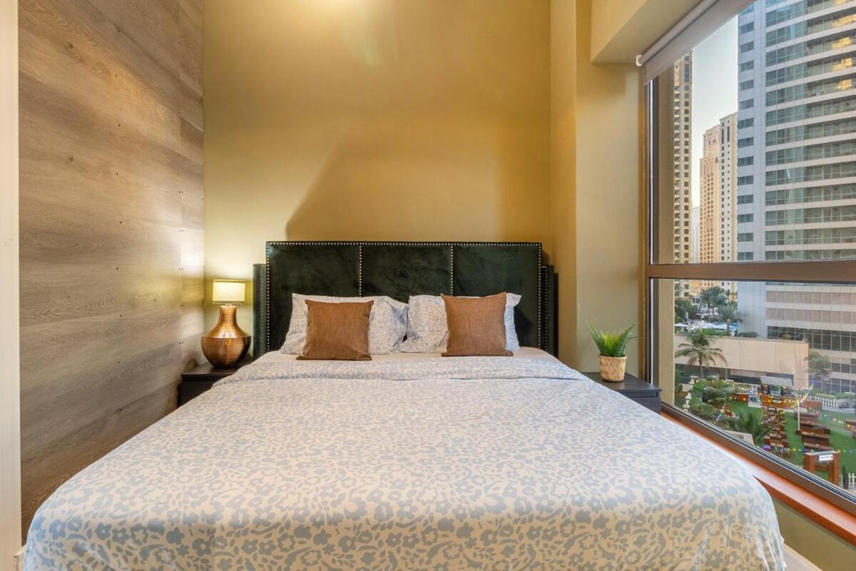 Luxurious 4br In Jbr 5 Mins Walk To & Tram Appartement