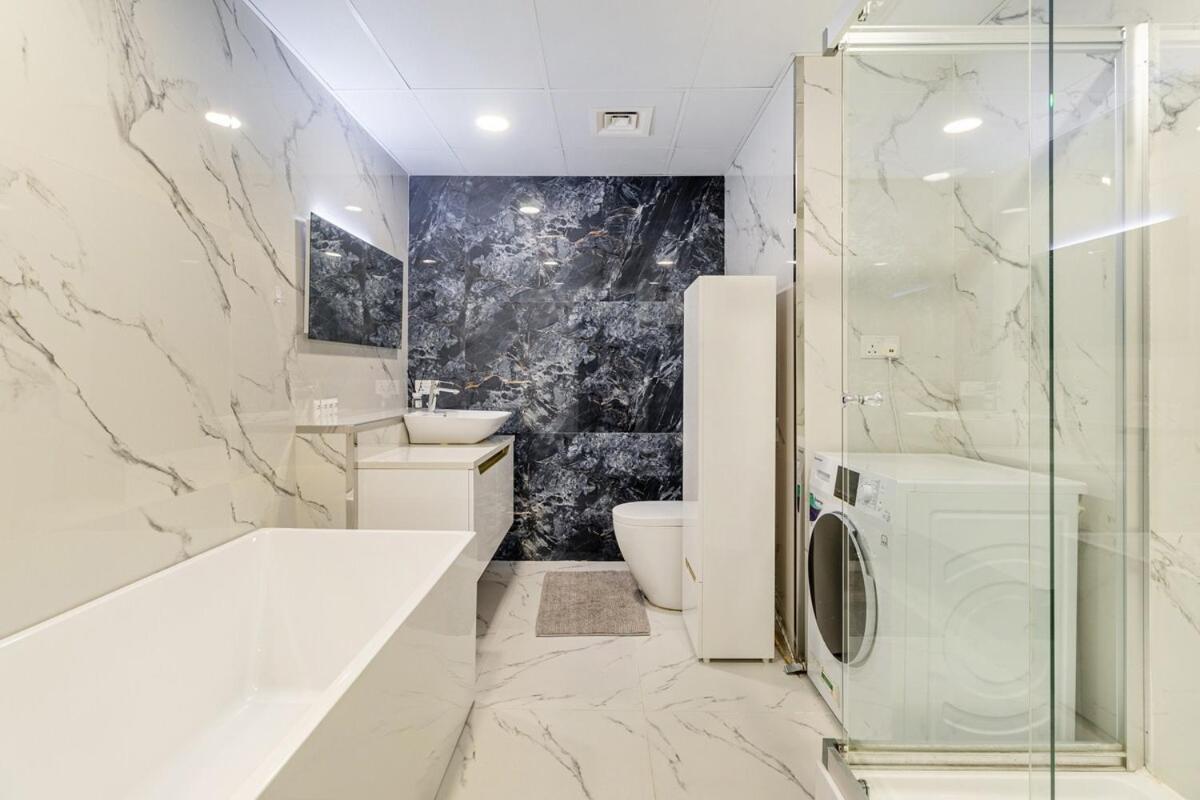 Luxurious 4br In Jbr 5 Mins Walk To & Tram Appartement *