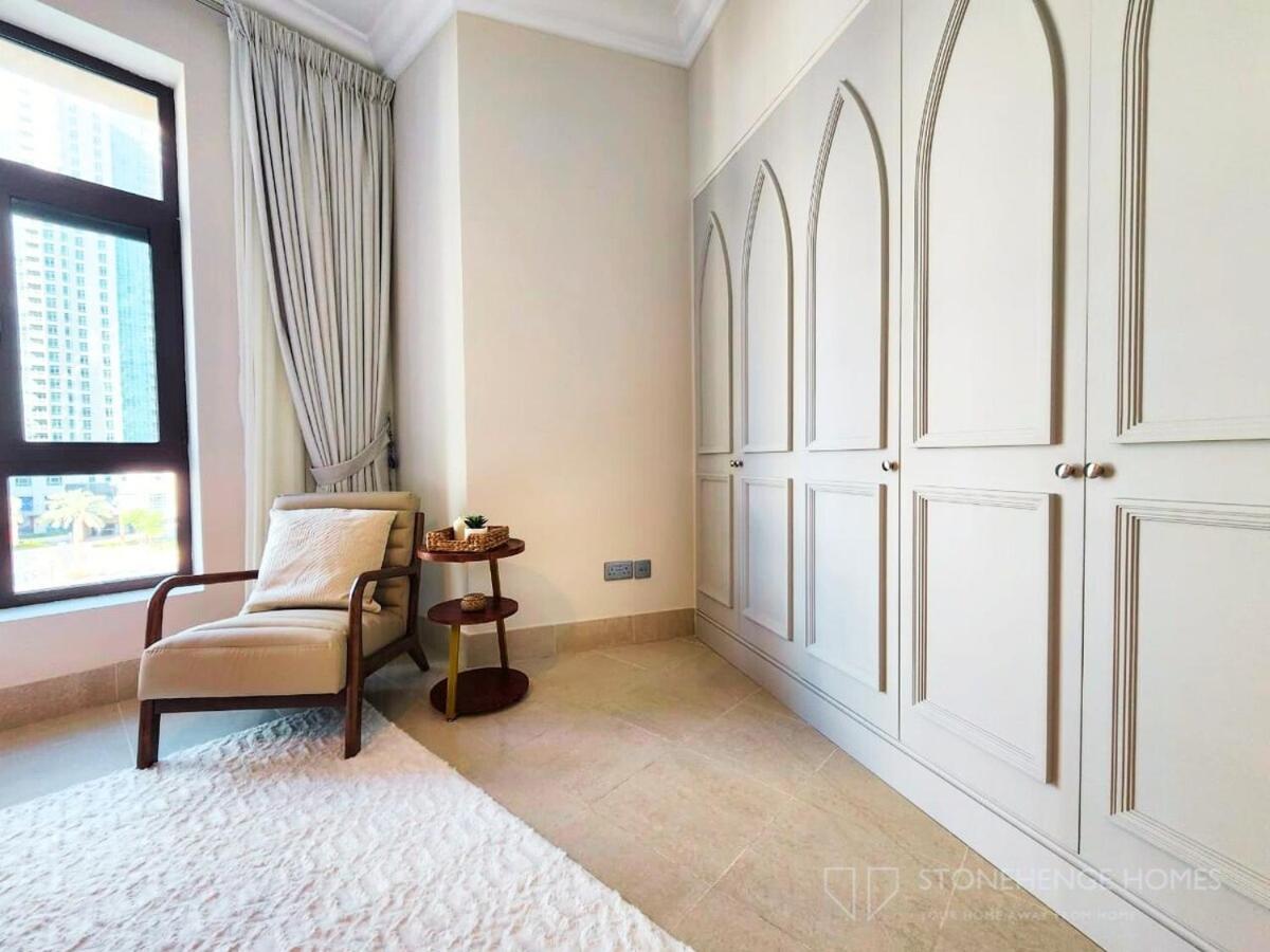 Lux 1 Bedroom Apartment Steps Away From Burj Khalifa & Dubai Mall