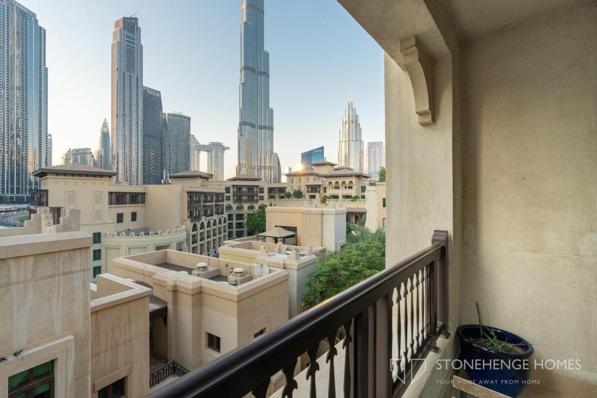 Lux 1 Bedroom Apartment Steps Away From Burj Khalifa & Dubai Mall Dubai