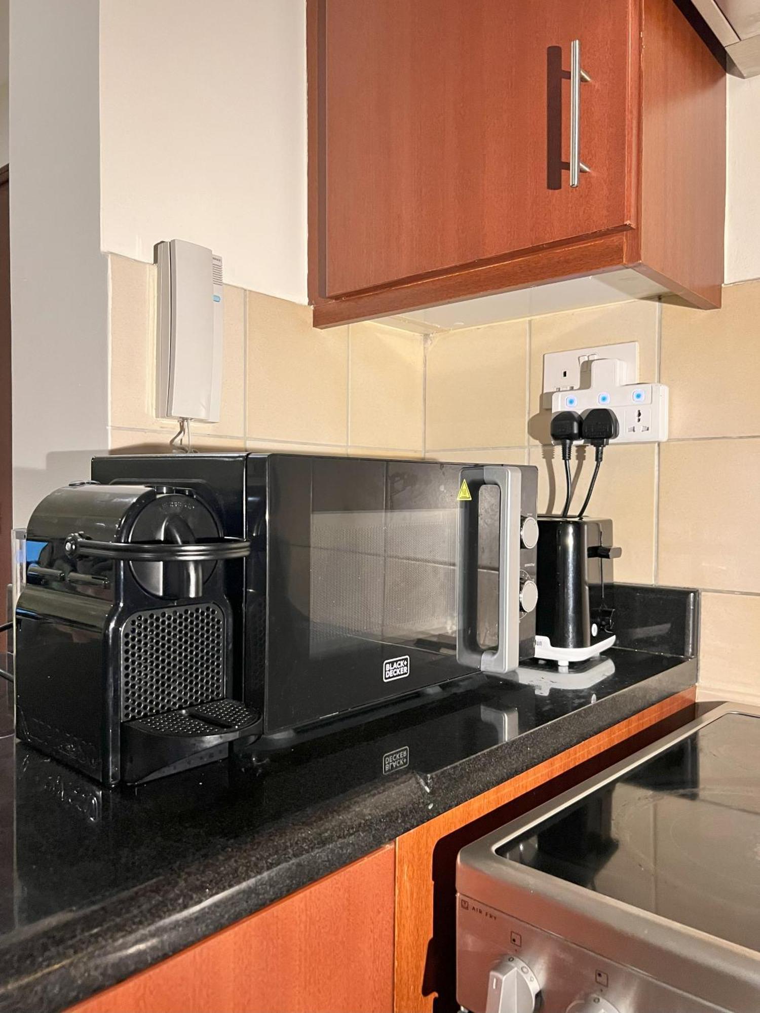Robin House Mix Jbr Capsule hotel *