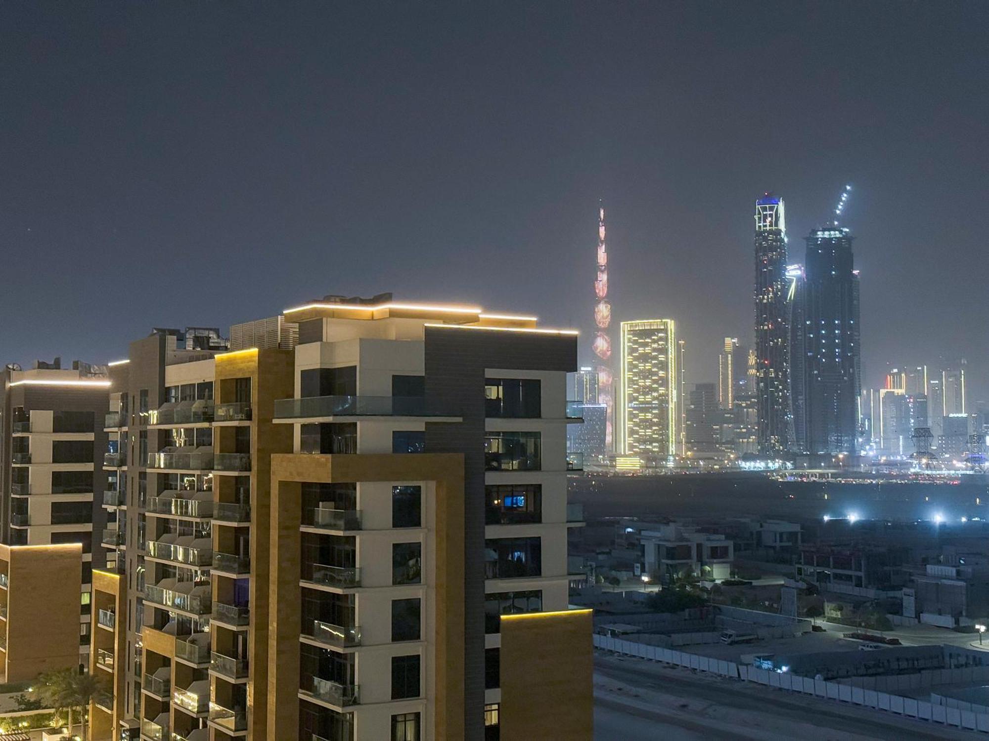 Stylish 3br With Burj Khalifa & Pool Views Apartment Dubai