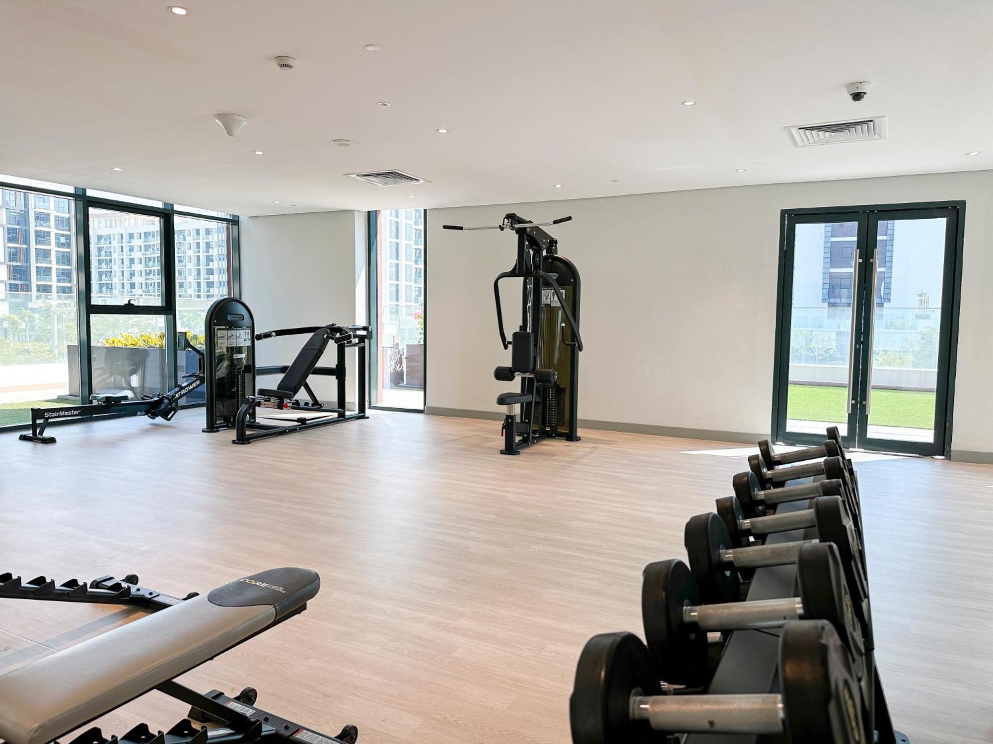 Stylish 3br With Burj Khalifa & Pool Views Apartment