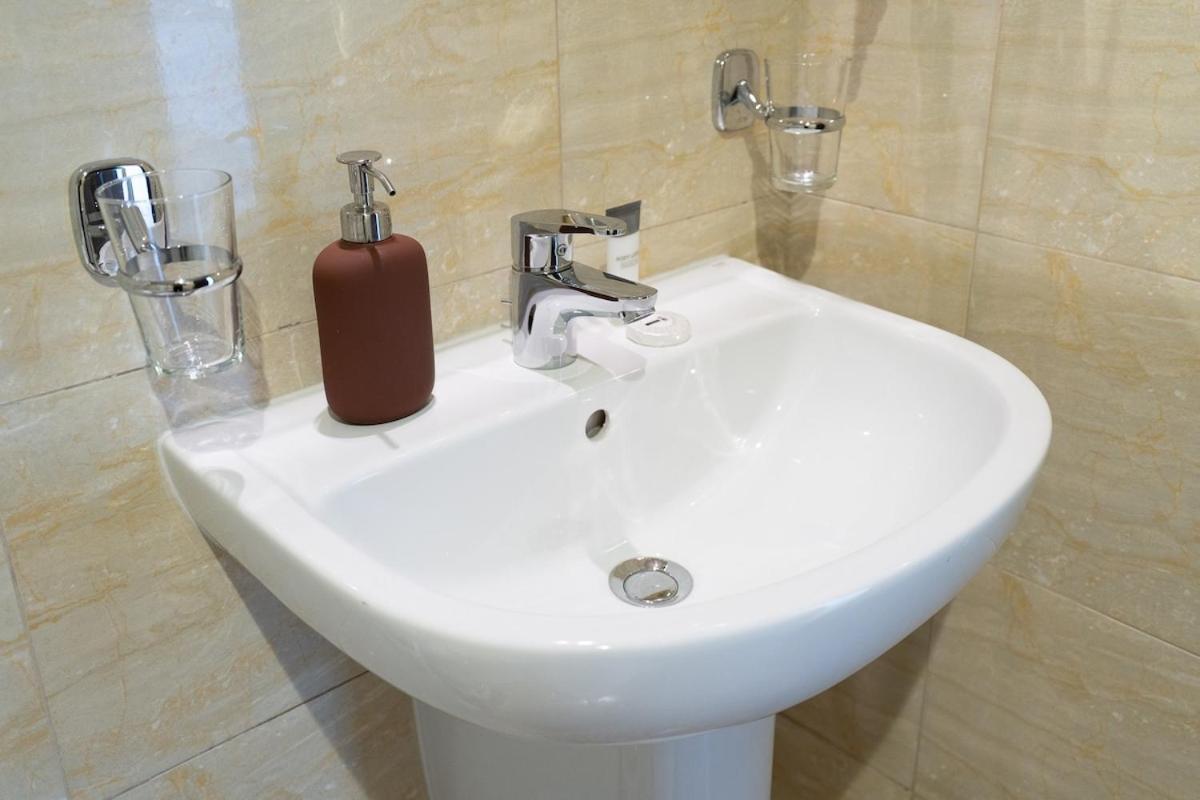 Comfy 1-bedroom Perfect For 4 In Jlt * Dubaï