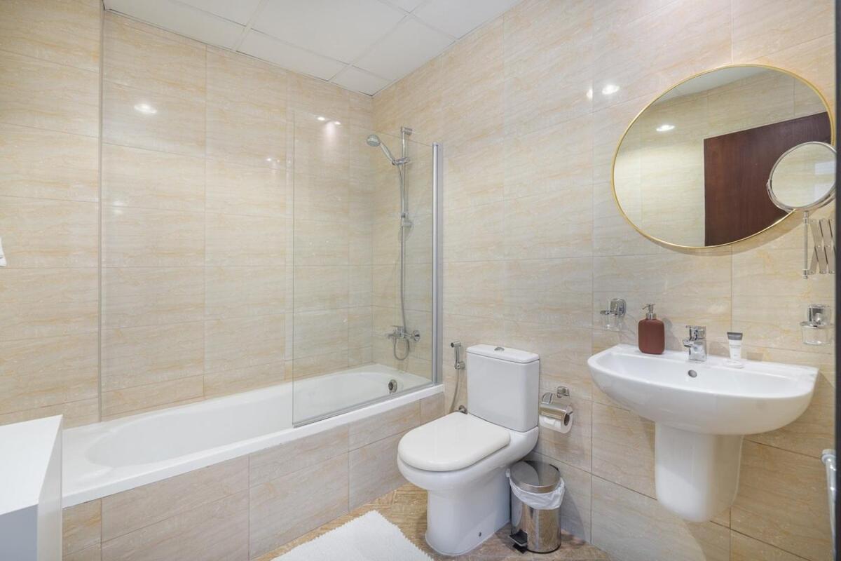 Appartement Comfy 1-bedroom Perfect For 4 In Jlt Dubaï