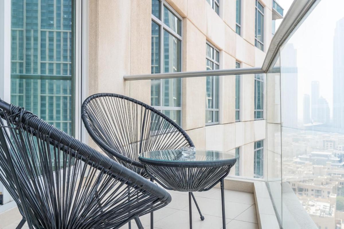 Elegant 2-bedroom With Balcony At Burj Views In Downtown Dubái