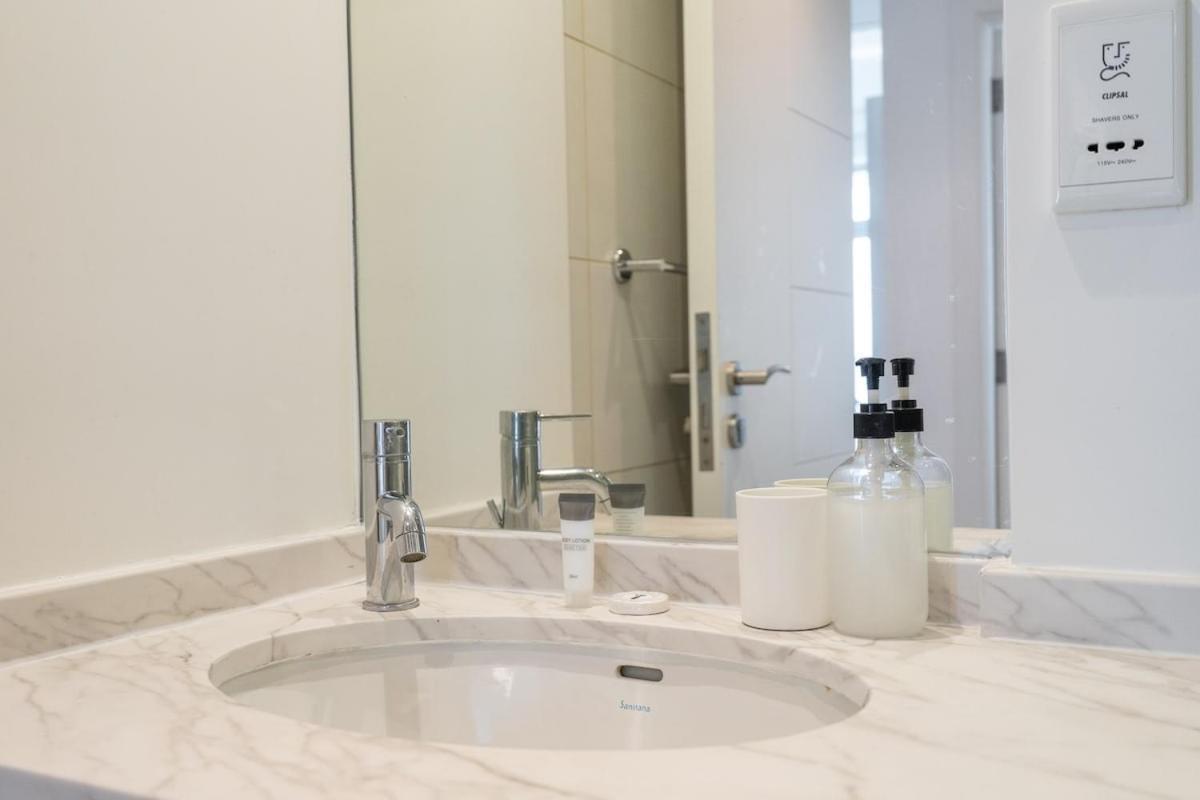 Elegant 2-bedroom With Balcony At Burj Views In Downtown * Dubái