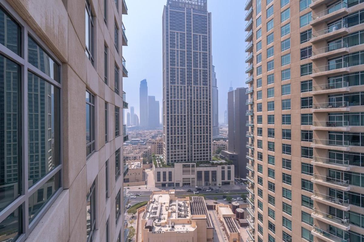Elegant 2-bedroom With Balcony At Burj Views In Downtown Dubái