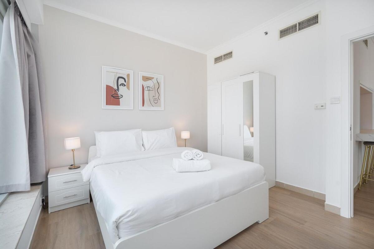 Apartamento Elegant 2-bedroom With Balcony At Burj Views In Downtown Dubái