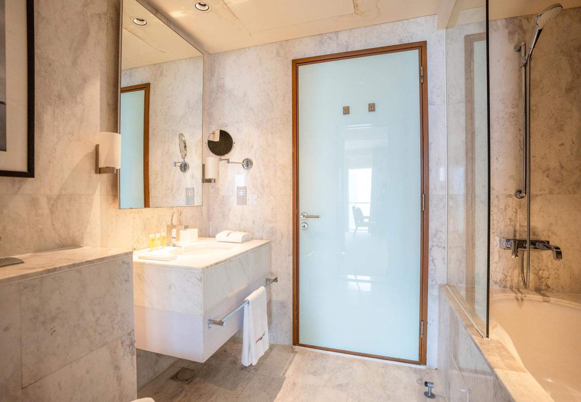 Appartement Homesgetaway - Amazing Location 1br At Mall Residences Dubaï