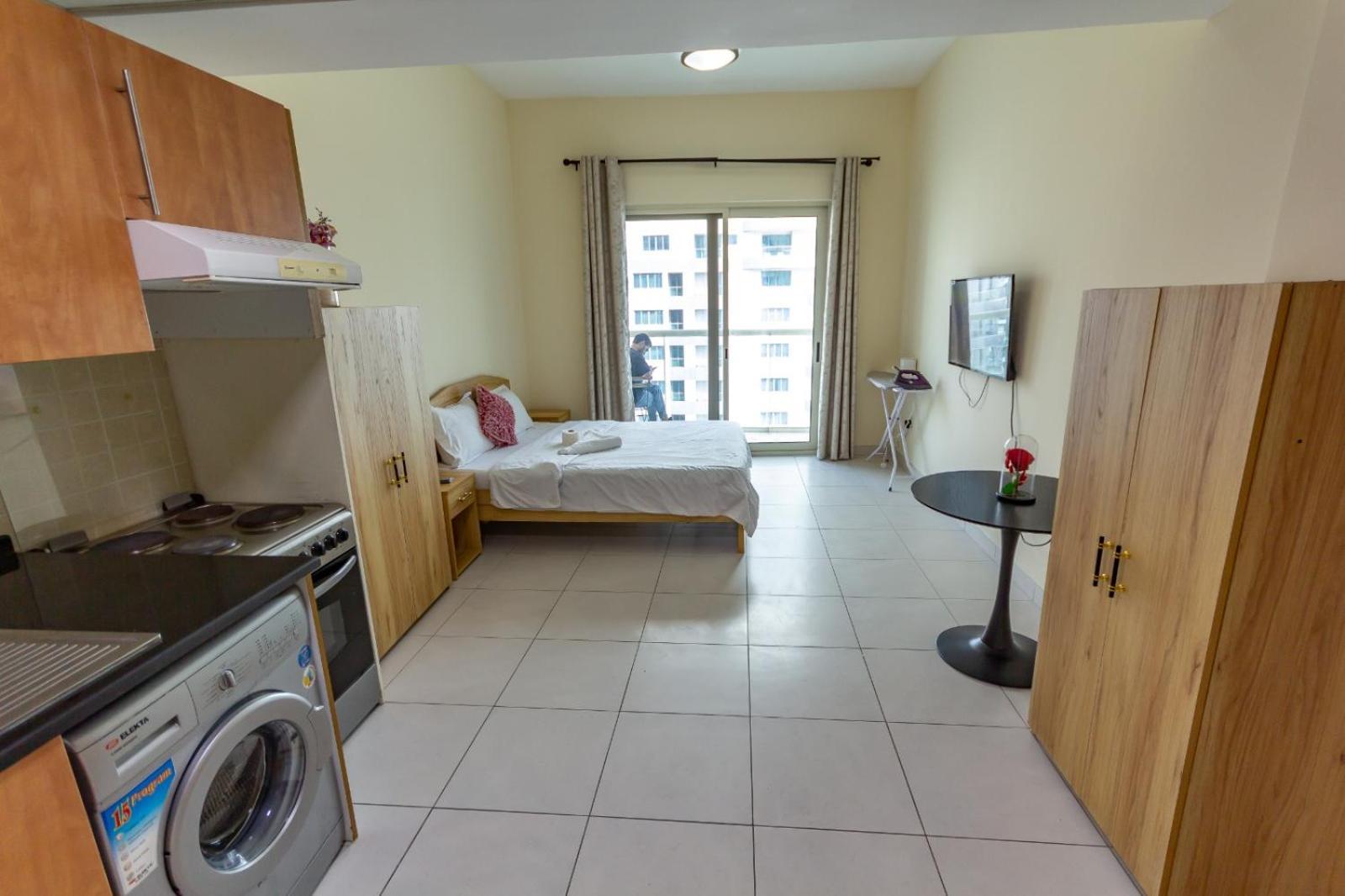 Privatunterkunft Deluxe For Rent At Marina View Towers Dubai