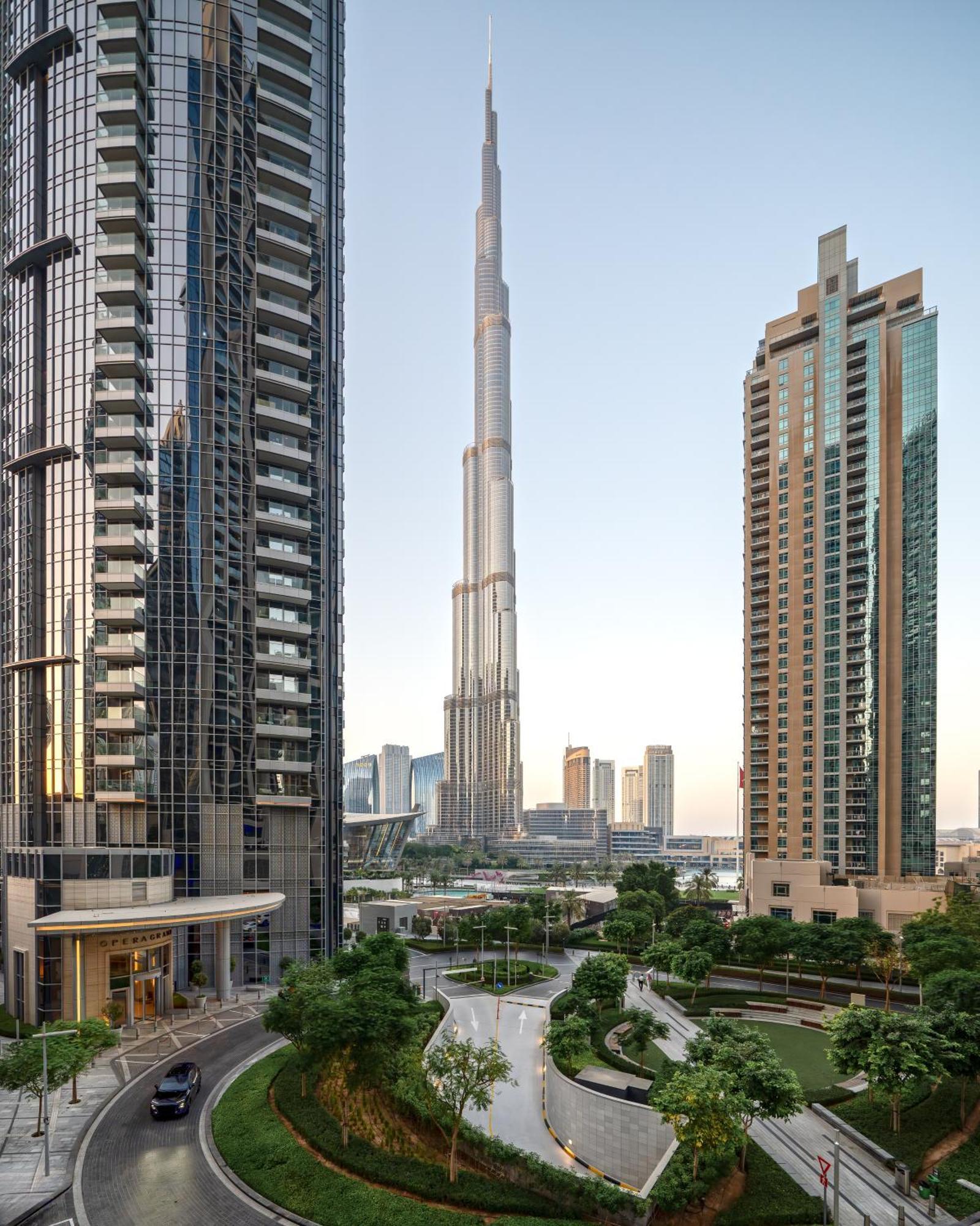 5 Min To Burj & Mall, Pool With Burj View Dubái