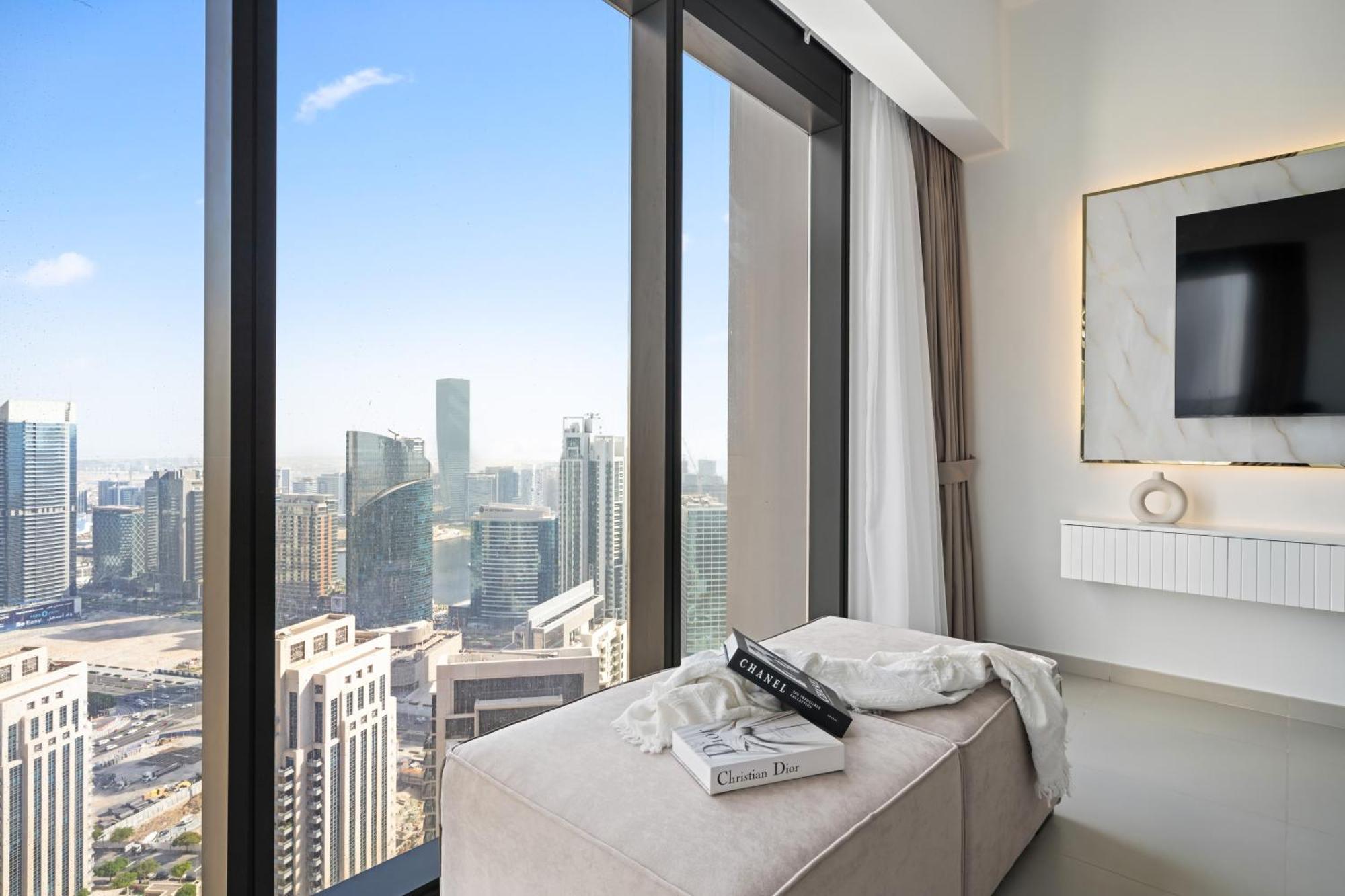 Apartamento 5 Min To Burj & Mall, Pool With Burj View Dubái