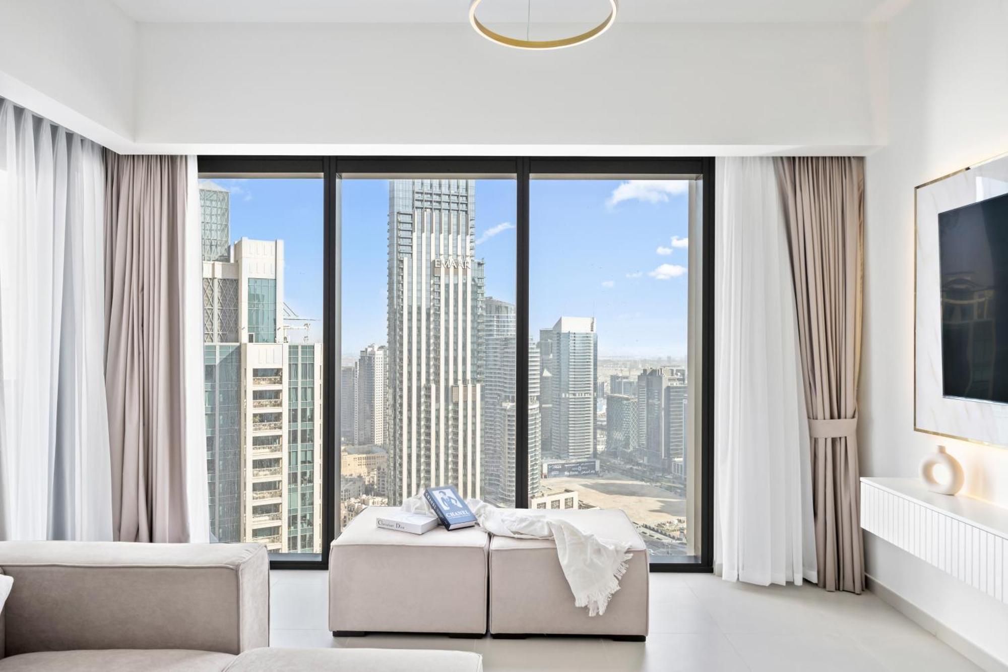 Apartamento 5 Min To Burj & Mall, Pool With Burj View Dubái