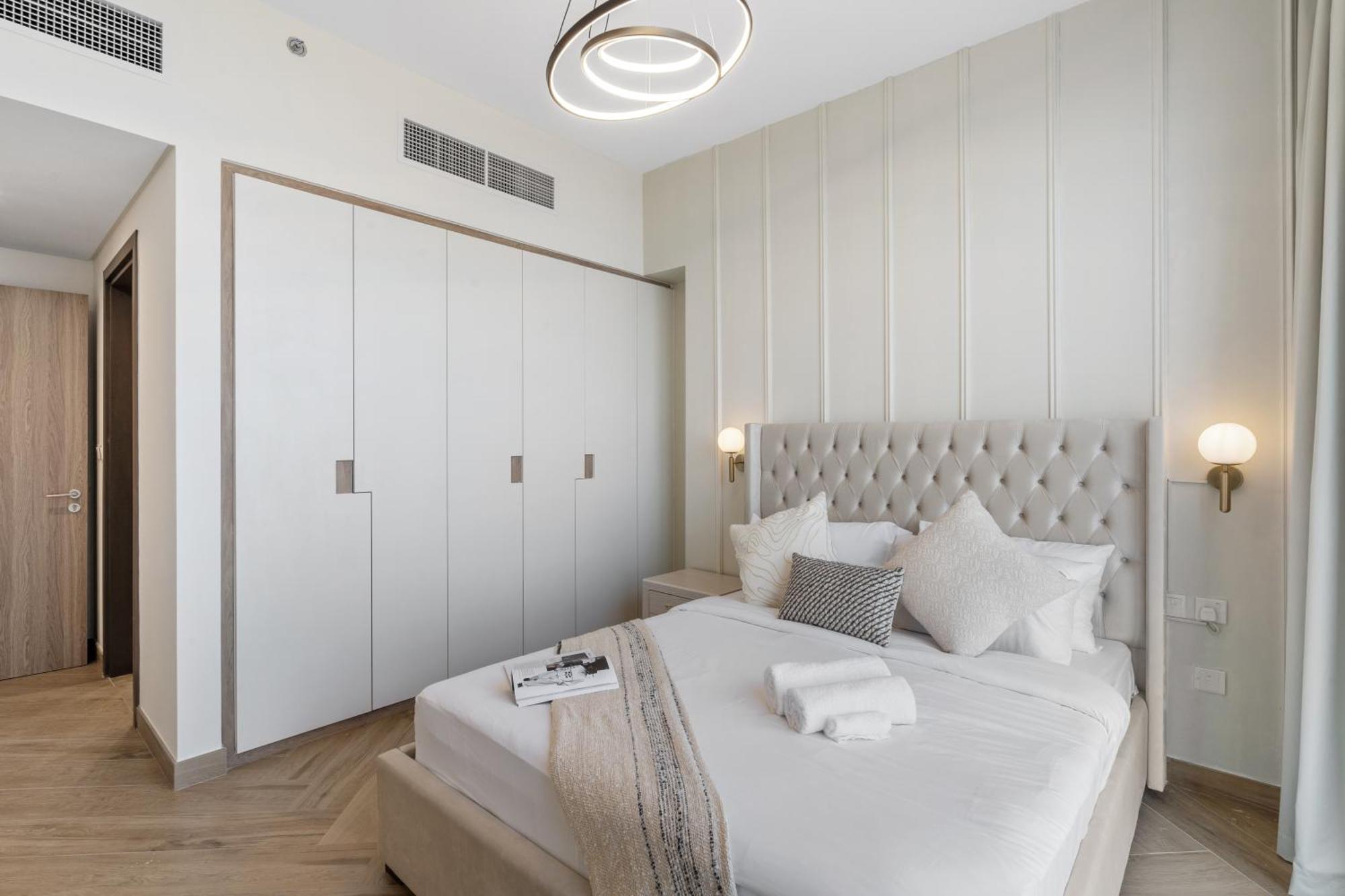 Apartment Elegant 3br Study 5 Mins From Frame Dubai