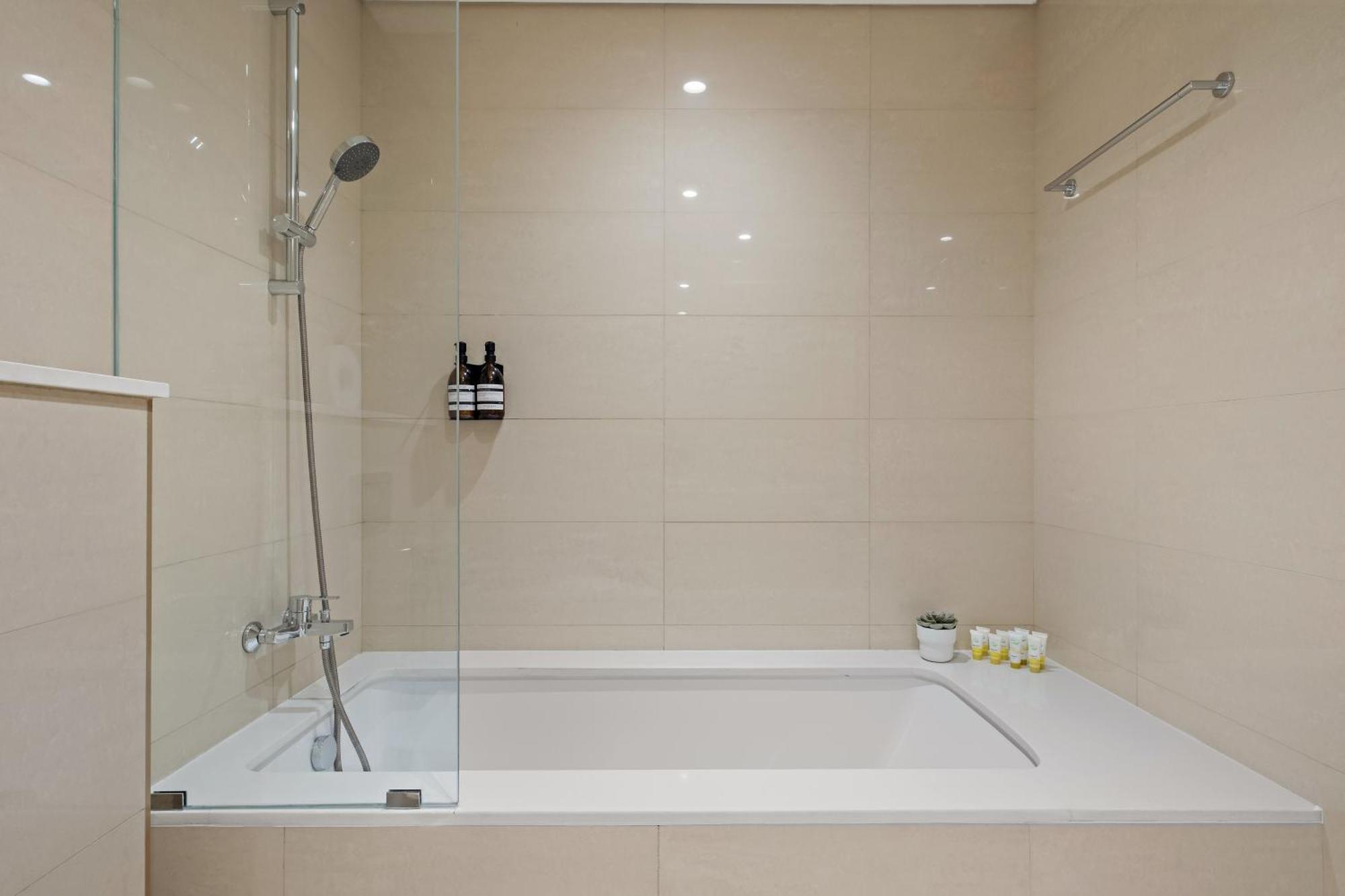 Luxe 2br With Stunning Burj Khalifa Views Lägenhet Dubai