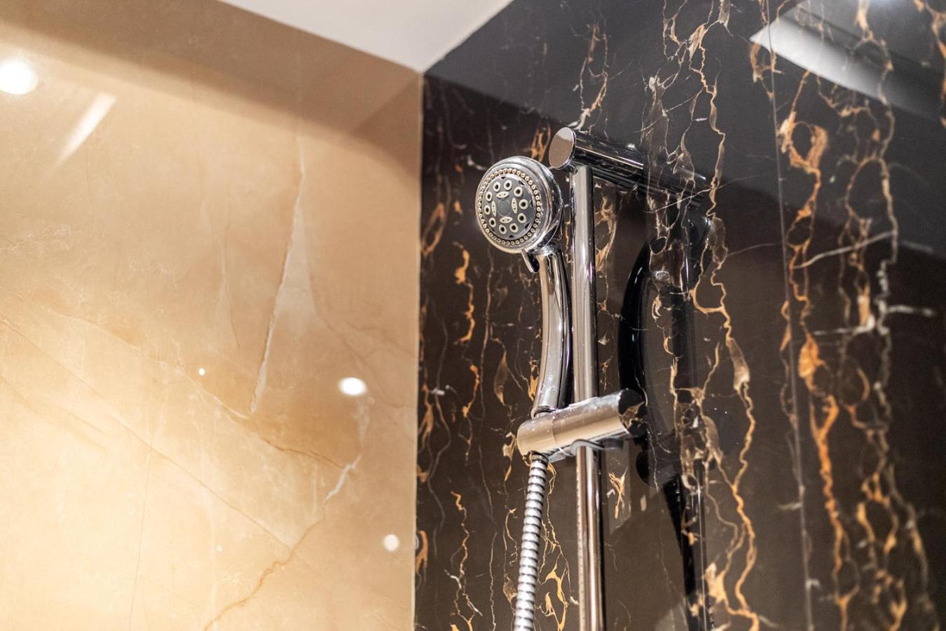 Serene In Elite Downtown - Allsopp & Allsopp Lejlighed