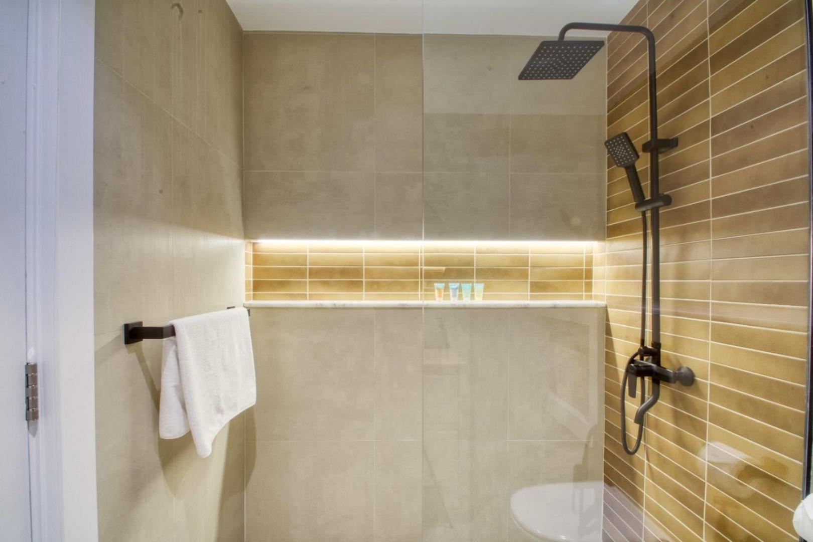 The Smart Concierge - Discovery Gardens Street 4 Lägenhet