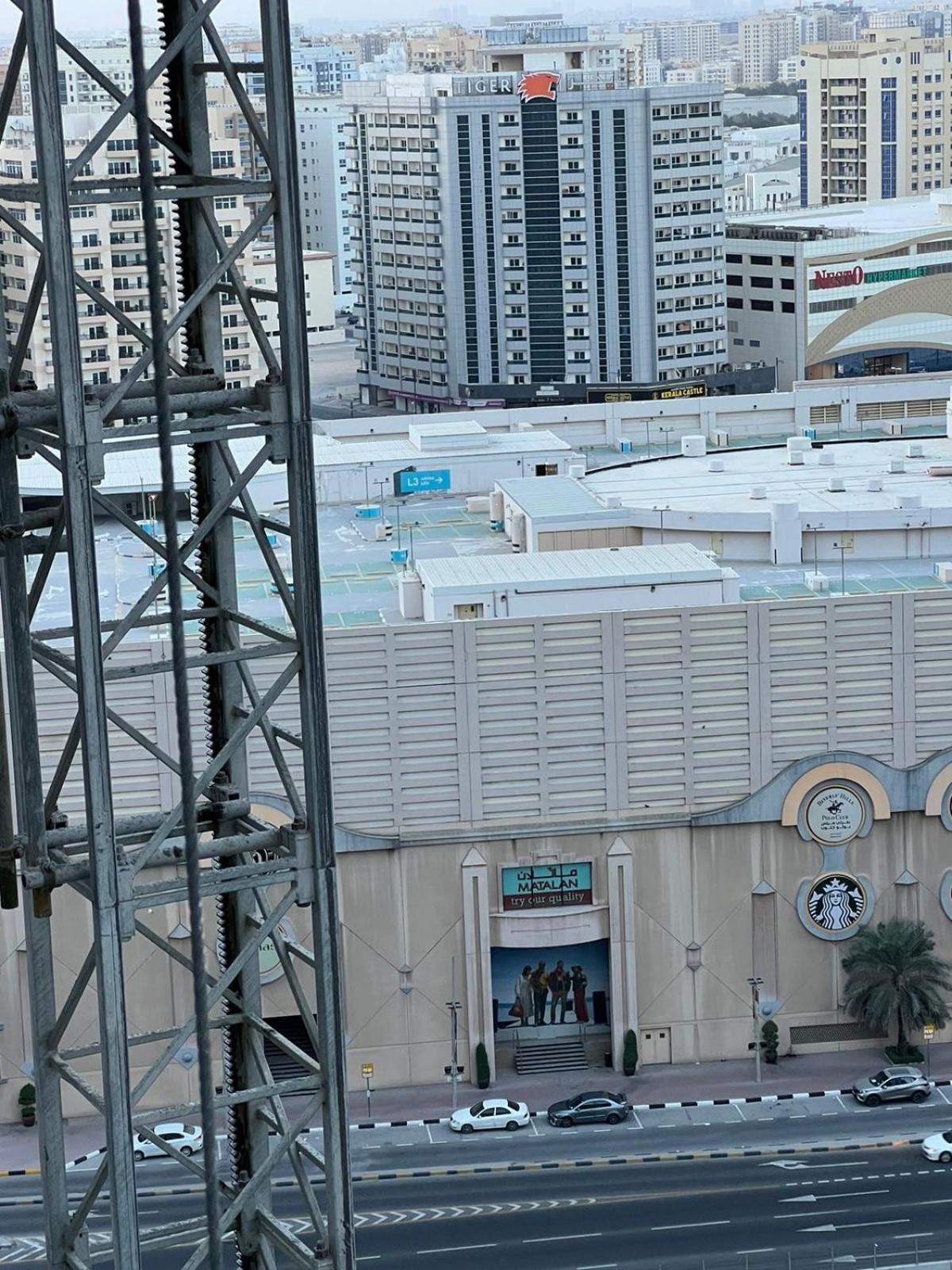 Shj Dxb Sunny Border Gæstehus *