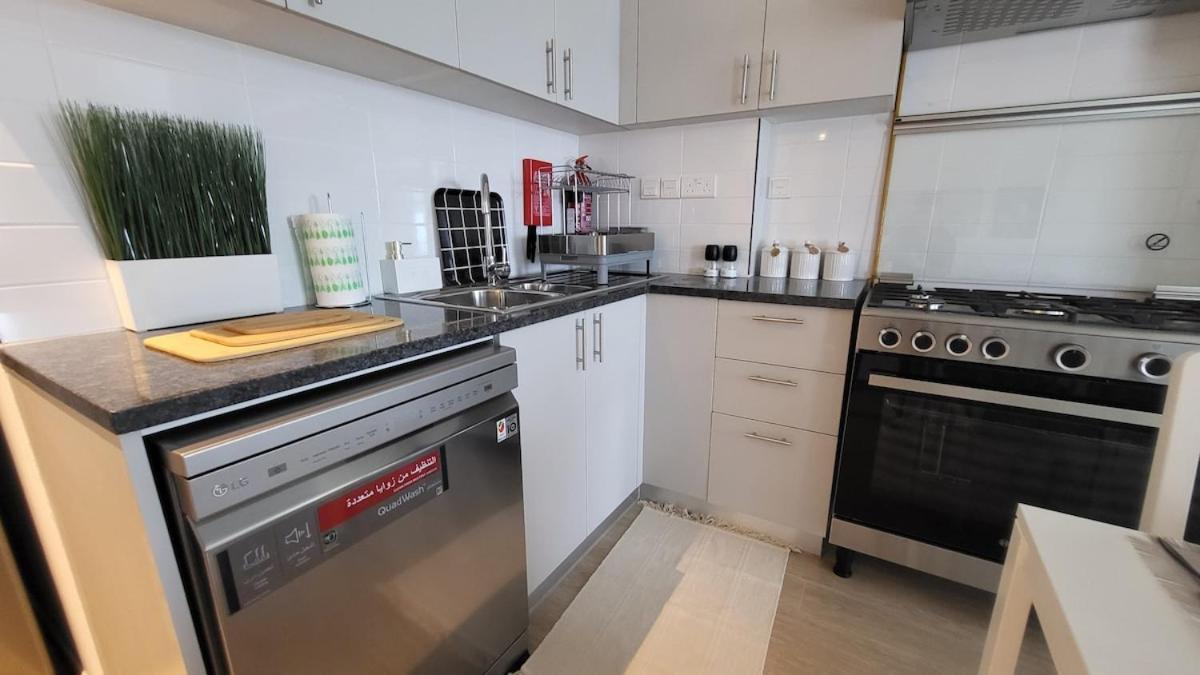 Modern 2br -5min To Metro & Festival Mall- 1211 Appartement