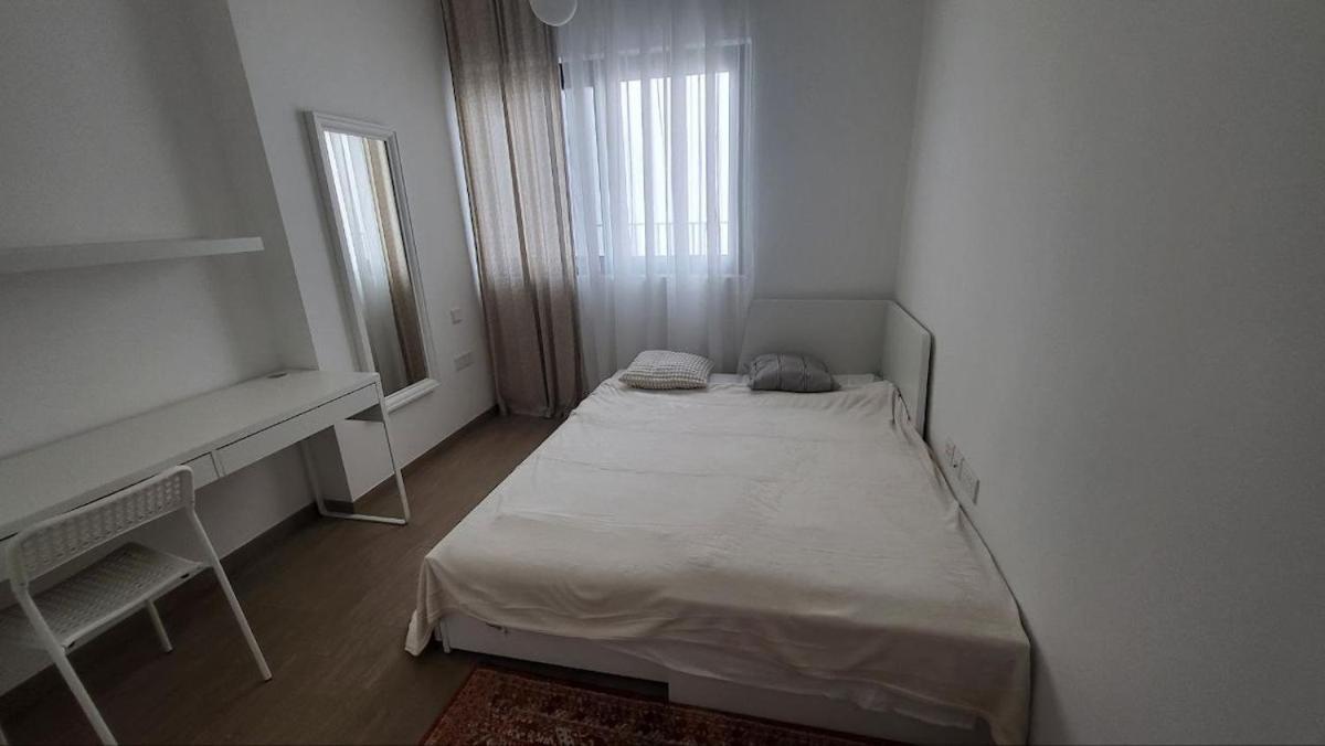 Modern 2br -5min To Metro & Festival Mall- 1211 Appartement