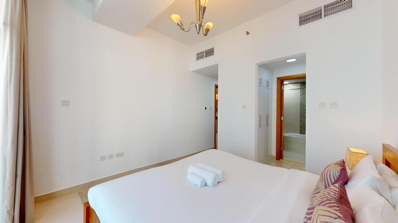 Continental Tower - One Bedroom With Marina View *