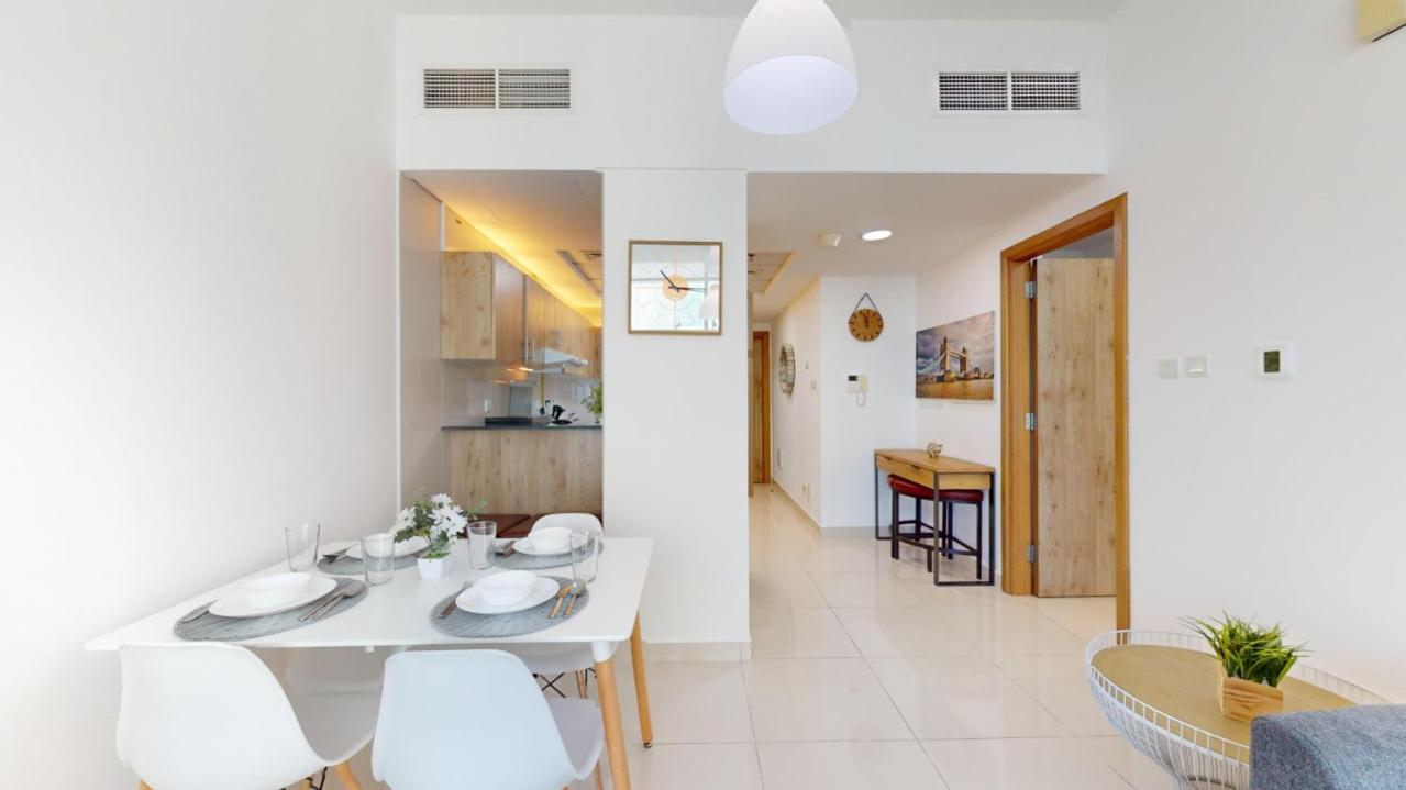 Continental Tower - One Bedroom With Marina View Appartement