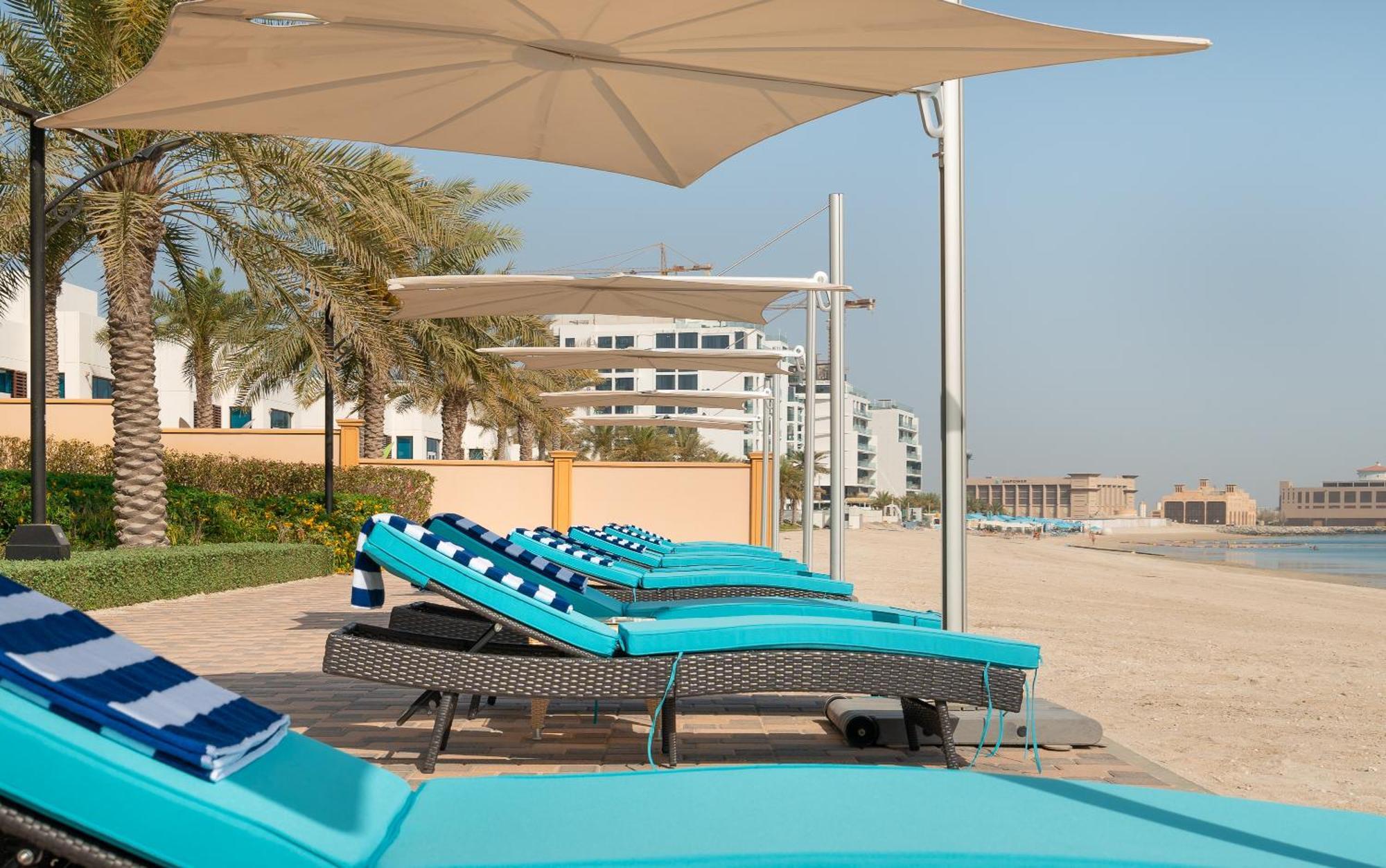 Amazing Beachfront Apartments Near Atlantis Waterpark By Simply Comfort Sarai Palm Jumeirah Apartemen