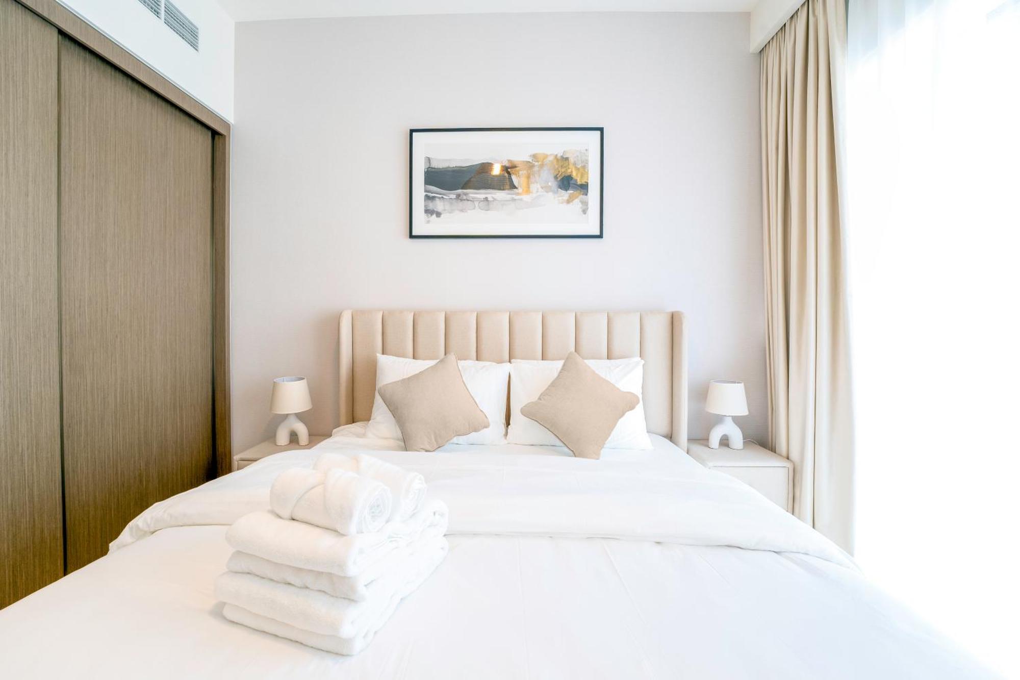 Exclusive Beachfront 2 Bed With Pool & Palm View * Dubaï