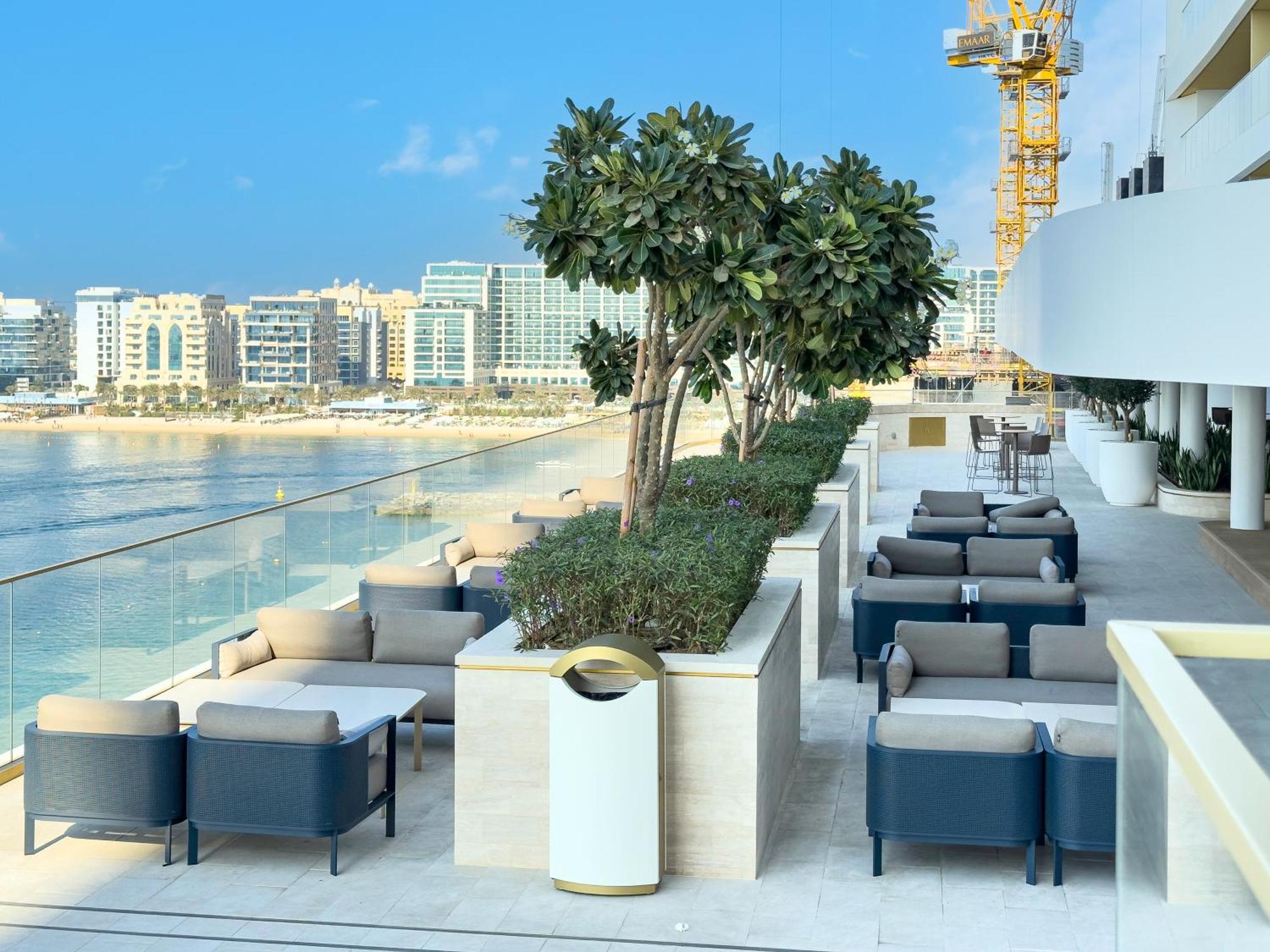 Exclusive Beachfront 2 Bed With Pool & Palm View Appartement *
