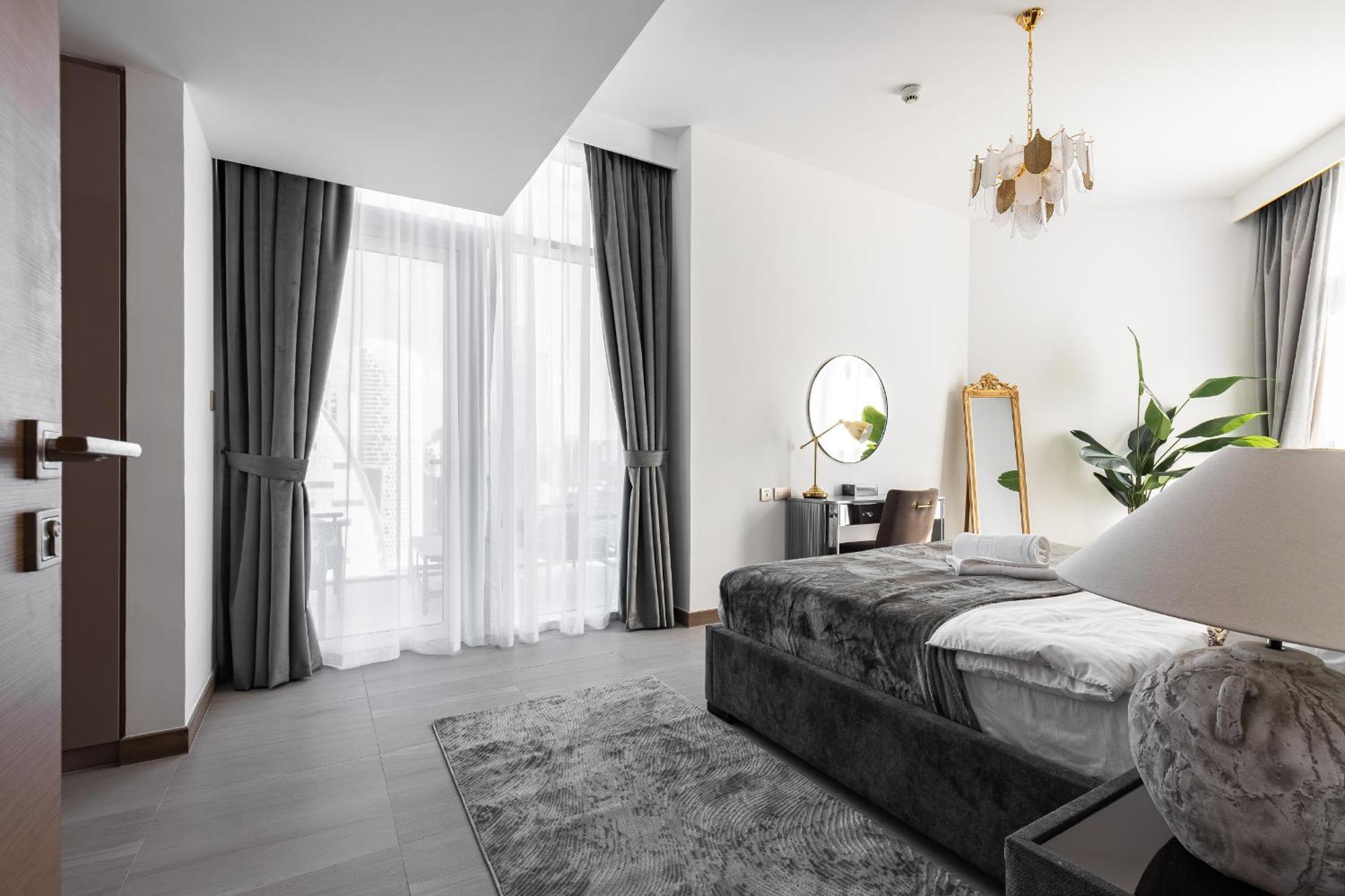 Apartemen Simply Comfort In Missoni Floor With Sea, Canal And Burj Khalifa Views *
