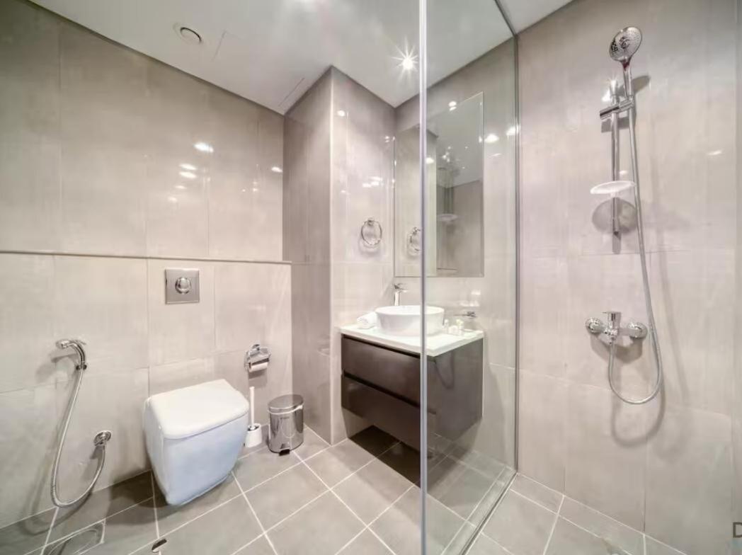 Chic 1 Bhk In Downtown