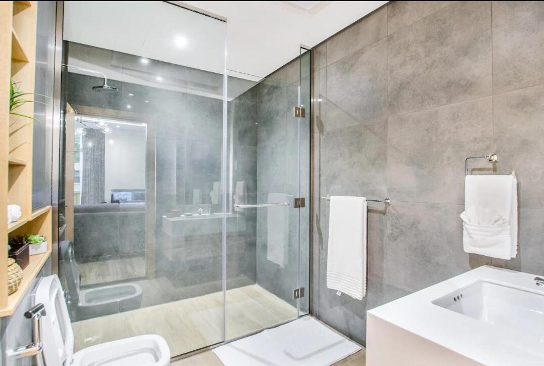 Homey 1-bedroom Perfect For Family In Marina Apartamento