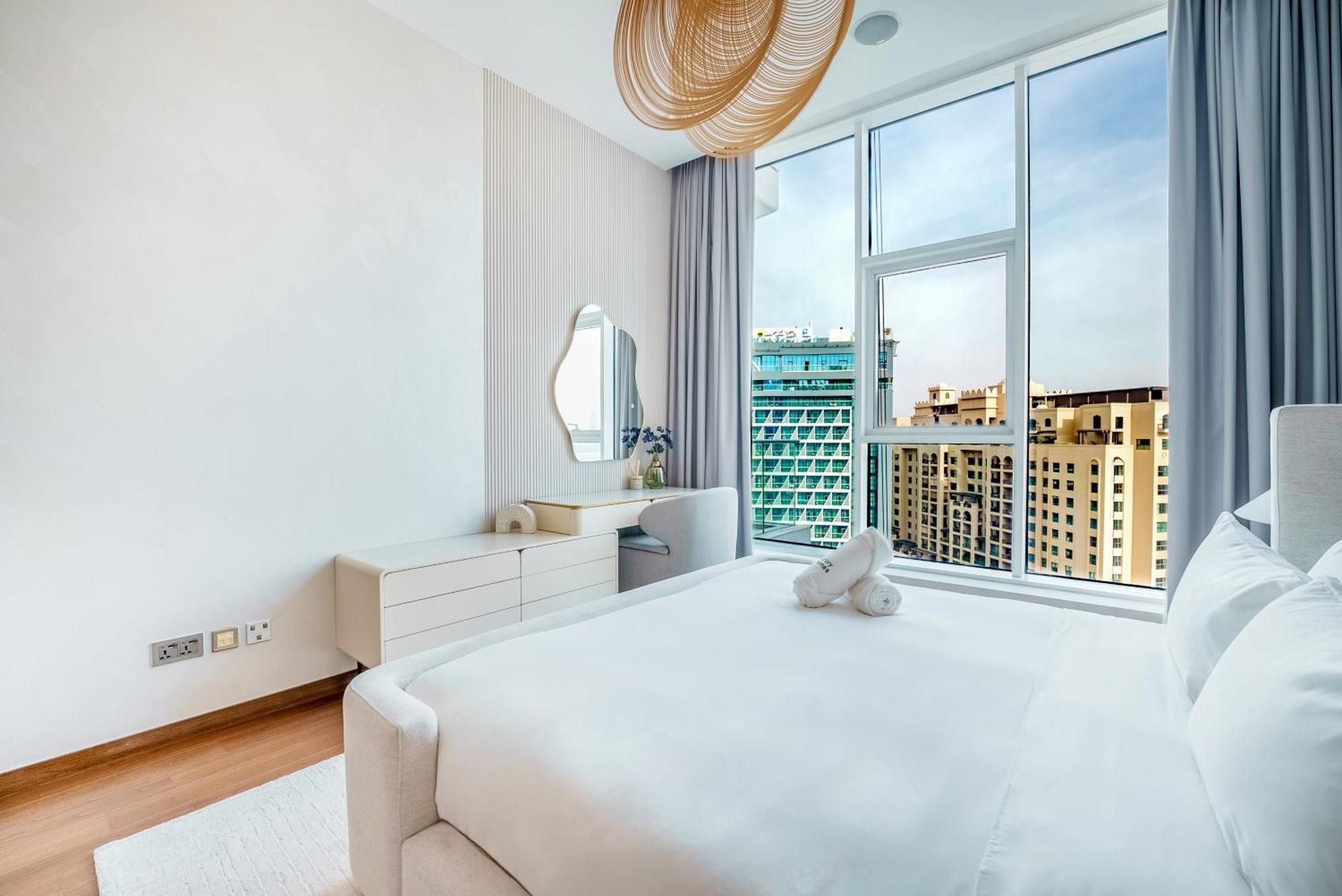 Upscale 3br - Oceana Residences - Beachfront Bliss *