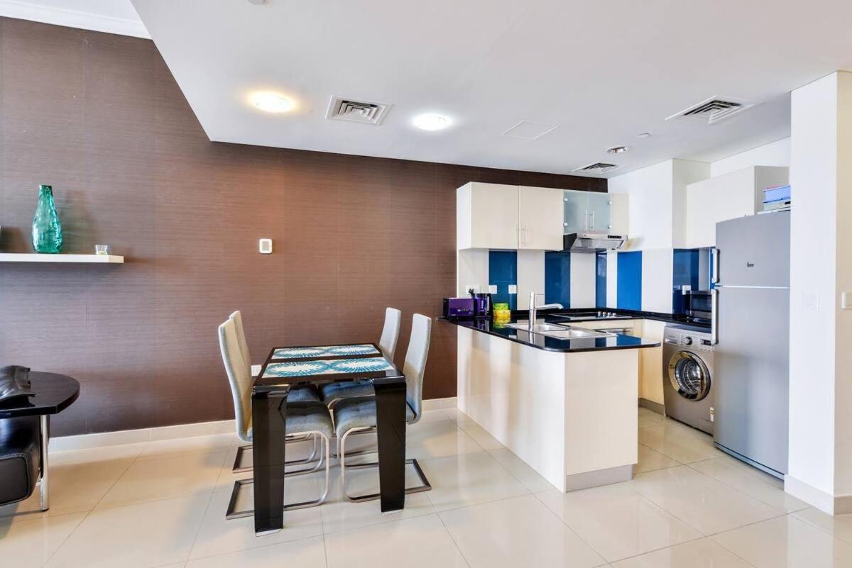 Luxury Sea View Apartment *