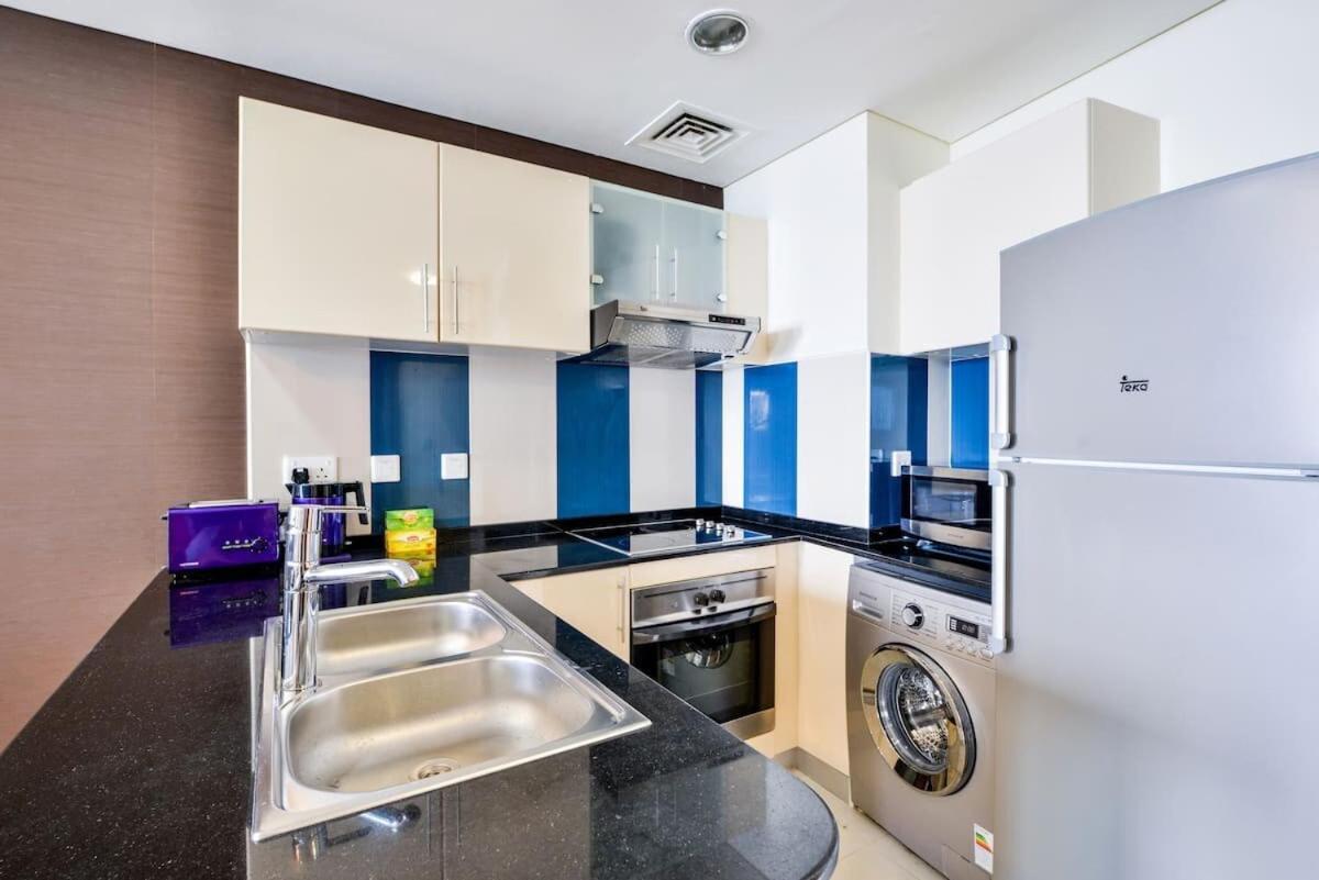 Luxury Sea View Apartment *